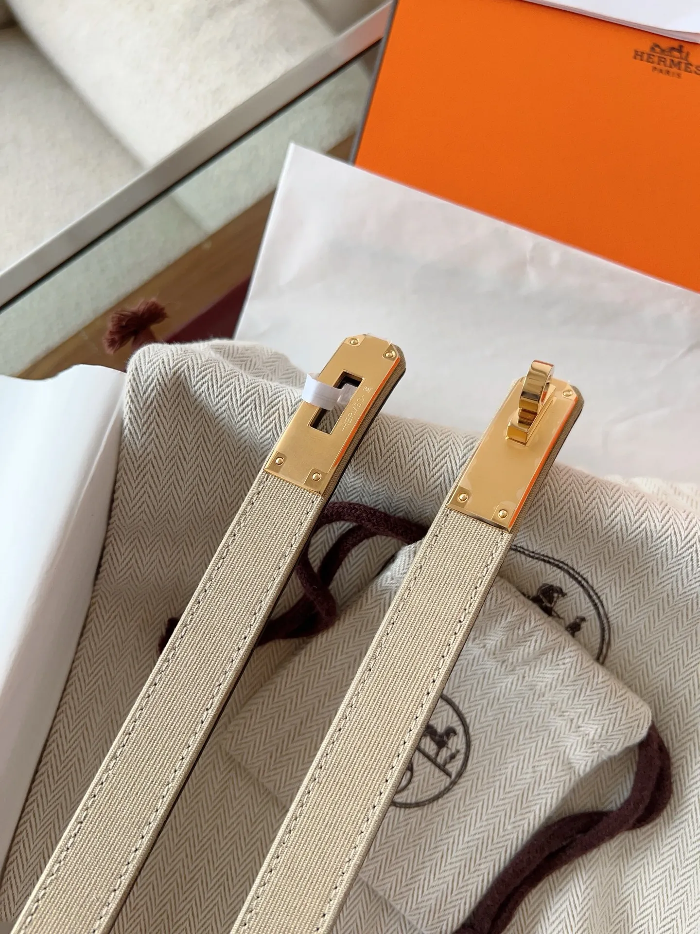 "HERMES" upgraded version 2025, brand new semi-handmade Kelly belt colors are black/gold/elephant gray/white/windbreaker rice (canvas) original EPSOM leather, the quality is beyond doubt