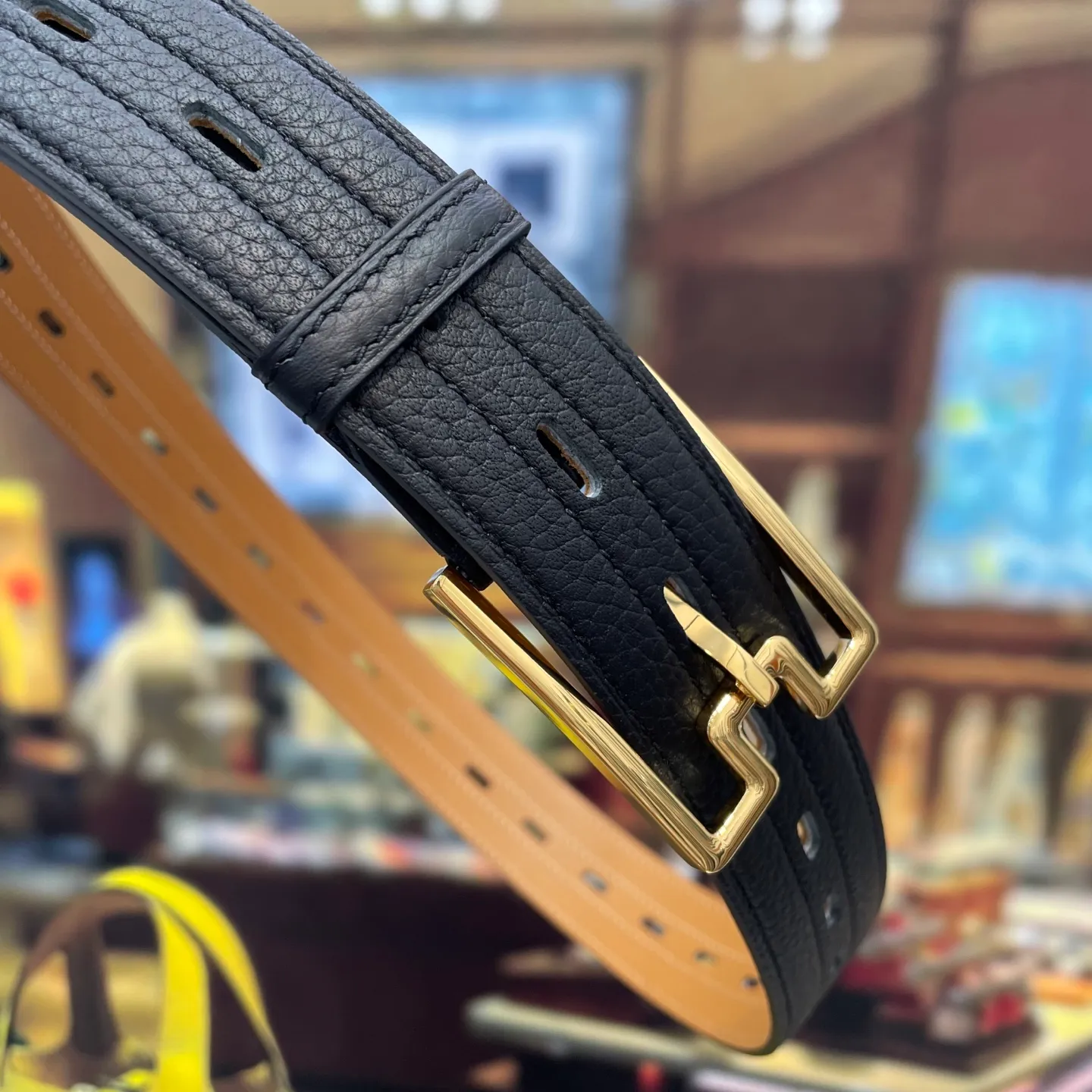 💰520💰Full set of packaging💰 💍Purchase level Hermes⚡️🌹The cabinet sister recommends sharing H Width 35mm Premium double-sided original leather with boutique buckle, boutique high quality⚡️🌹Seiko production, detailed pictures, gold medal sales cabinet sister real-life shooting, high-end luxury