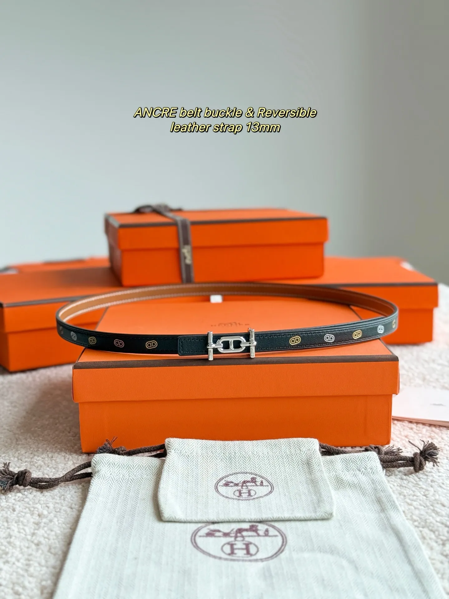 💰480💰Full set of packaging💰 💍Purchase level Hermès ❤️New style❤️ GAMMA boutique hardware with imported Epsom leather Width 13MM Hermes women's belt is highly praised for its exquisite craftsmanship, high-quality materials and classic design. It is the top choice for women's belts. It is simple and elegant. The product has a delicate feel. It is not only a practical accessory, but also adds highlights to the overall look.