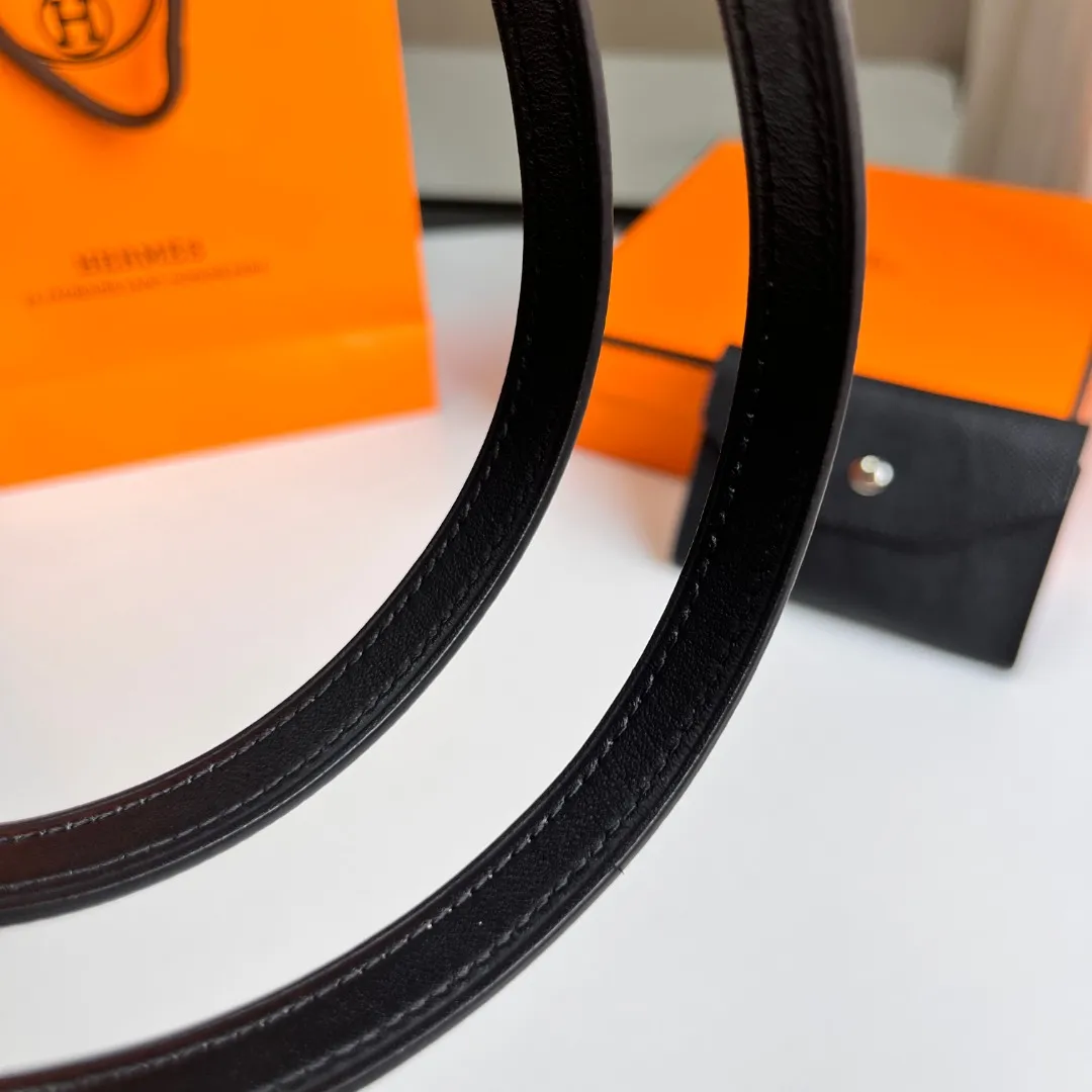 💍Purchasing agent Hermes official website version 1.3cm women's model 316 scalpel steel vacuum gold-plated stainless steel buckle [love] [love] P520💰 Buyer's experience: Kelly has always been a favorite element in the fashion circle, loved by all the experts! Hurry up and give your small waist a pair with a small bag, 75 to 100cm euros