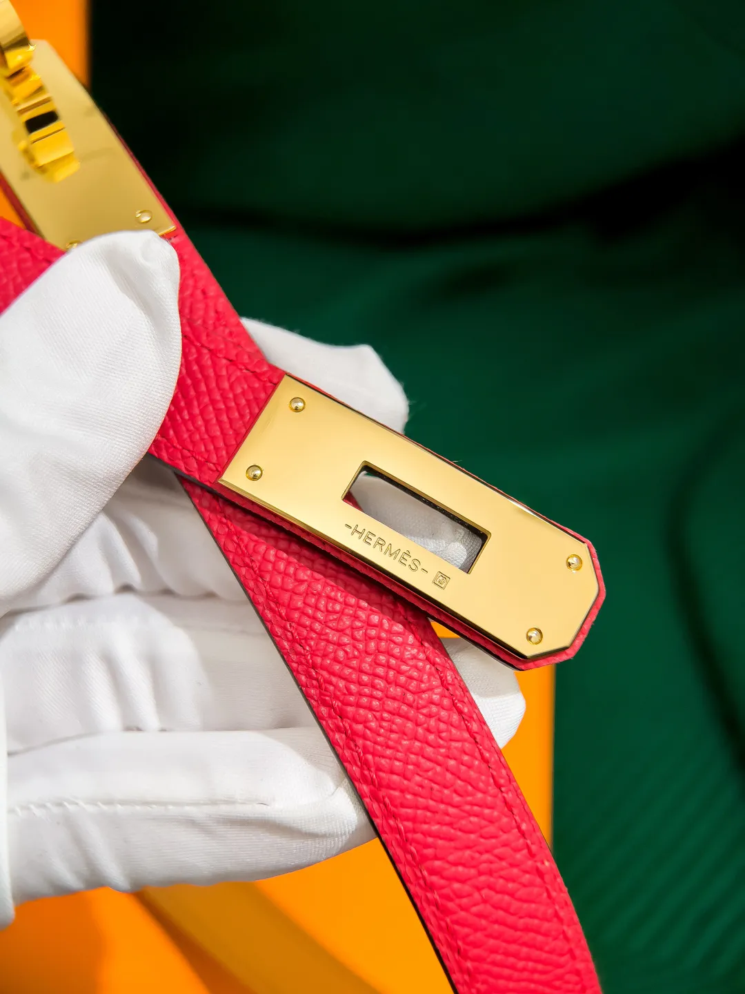 💰498💰Full package💰 💍Purchase level Hermès ⚡️🌹Kelly classic women's belt Width 1.8cm Classic elastic belt (one size fits all) Top layer EP palm print calfskin with golden brown calfskin bottom, semi-hand-sewn. Stainless steel buckle (gold silver)