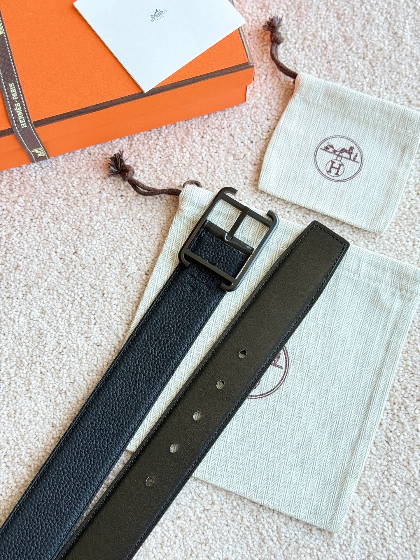 💰520💰Full set of packaging💰 💍Purchasing agent level Hermes⚡️🌹The counter sister recommends sharing Black Samurai belt, width 38mm, high-quality double-sided original leather with fine pin buckle, high-quality high-quality⚡️🌹Seiko production, detailed pictures, gold medal sales counter sister real-life shooting, high-end luxury