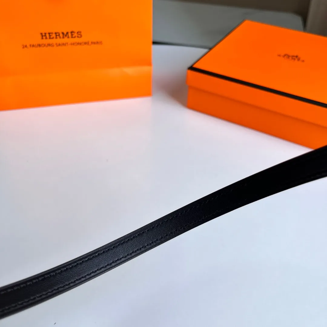 💍Purchasing agent Hermes official website version 1.3cm women's model 316 scalpel steel vacuum gold-plated stainless steel buckle [love] [love] P520💰 Buyer's experience: Kelly has always been a favorite element in the fashion circle, loved by all the experts! Hurry up and give your small waist a pair with a small bag, 75 to 100cm euros