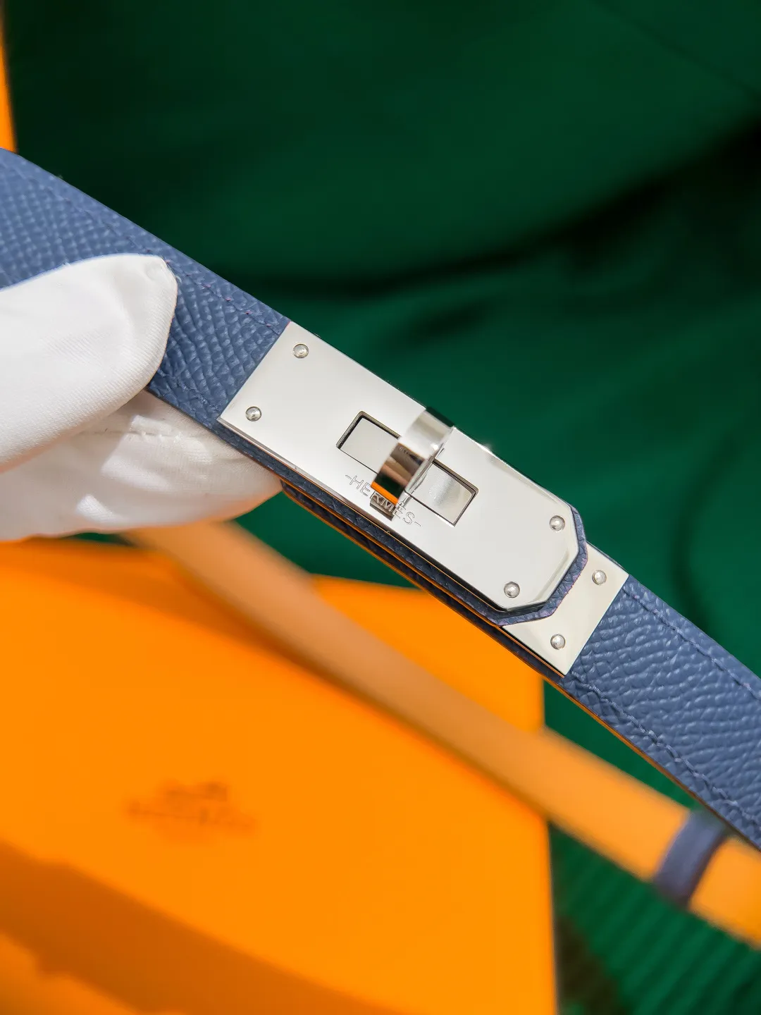 💰498💰Full package💰 💍Purchase level Hermès ⚡️🌹Kelly classic women's belt Width 1.8cm Classic elastic belt (one size fits all) Top layer EP palm print calfskin with golden brown calfskin bottom, semi-hand-sewn. Stainless steel buckle (gold silver)