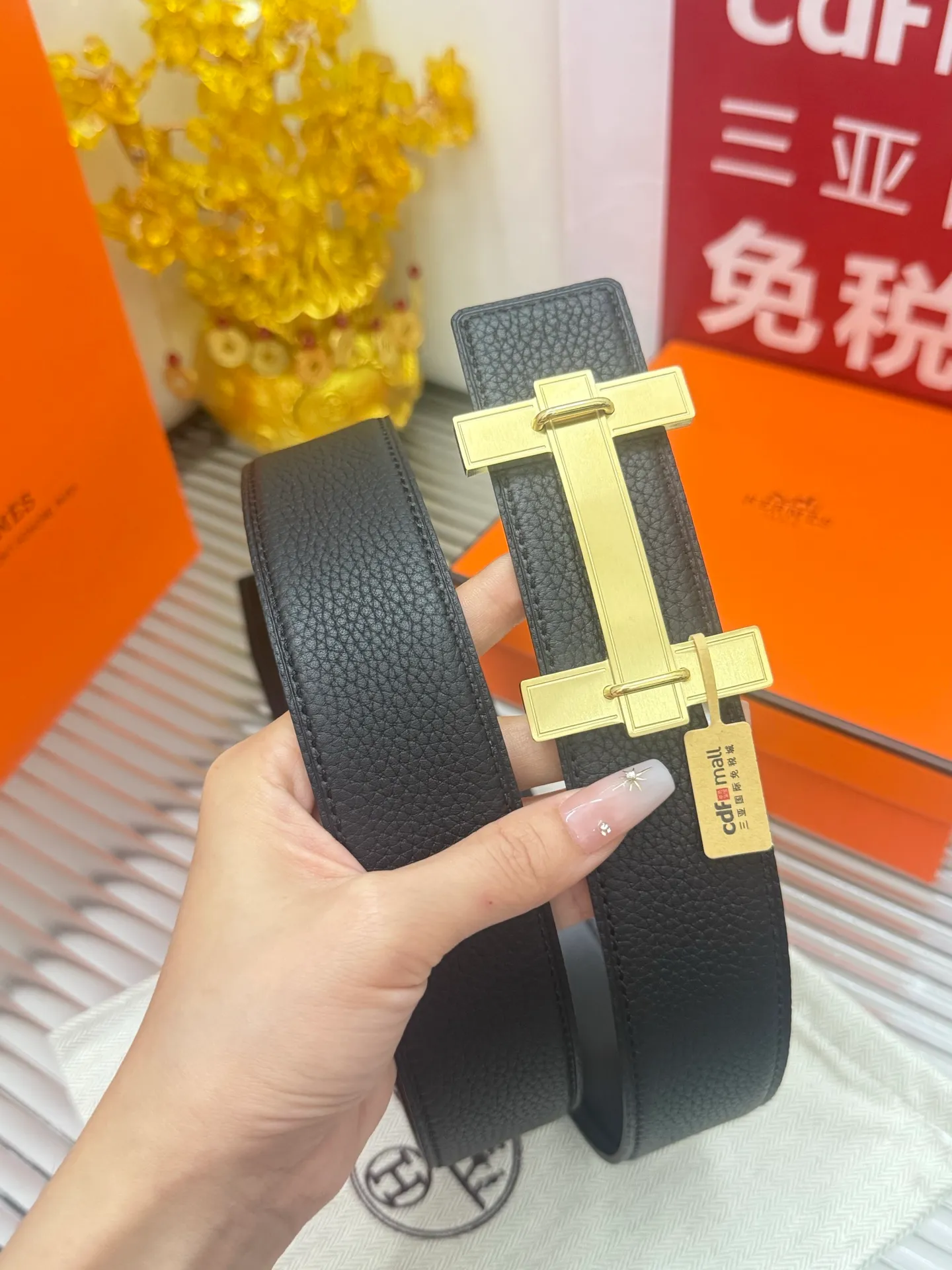 ✅Width: 𝟯.𝟴𝗰𝗺 ❑ Hermès « Comes with a full set of 🛍 original packaging at the counter » Original imported 𝐓𝐎𝐆𝐎 calfskin + fine pure steel ❑ Purchasing genuine goods · Fine and perfect wiring, exquisite and neat details ❗️Original high quality P480