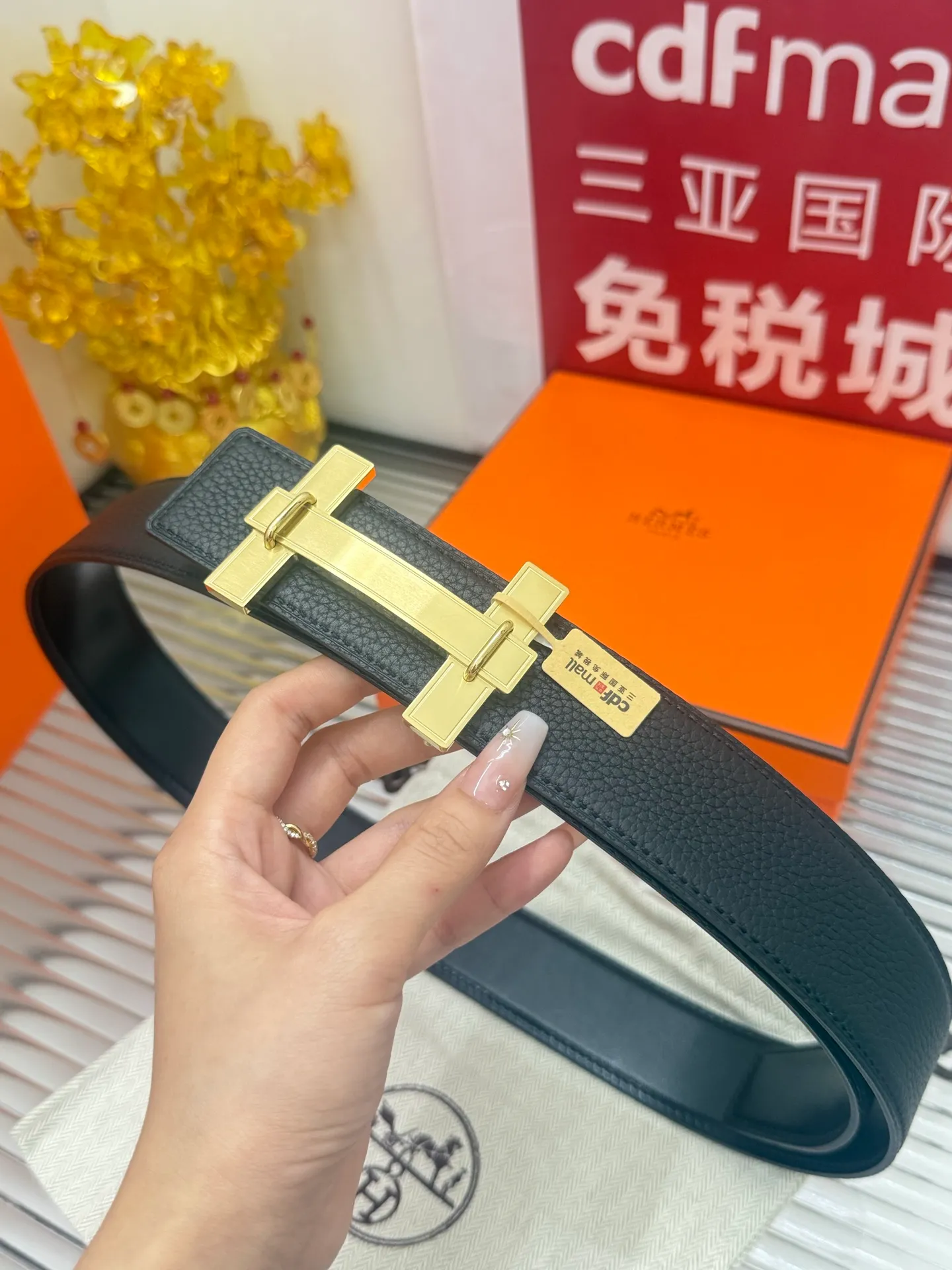 ✅Width: 𝟯.𝟴𝗰𝗺 ❑ Hermès « Comes with a full set of 🛍 original packaging at the counter » Original imported 𝐓𝐎𝐆𝐎 calfskin + fine pure steel ❑ Purchasing genuine goods · Fine and perfect wiring, exquisite and neat details ❗️Original high quality P480