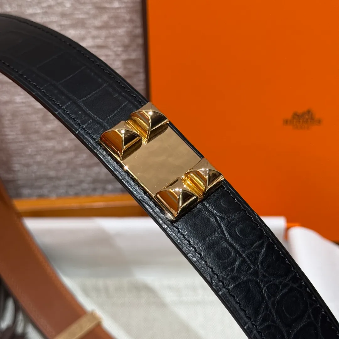 💰560💰Full package💰 💍Purchase level Hermès ⚡️🌹Collier de Chien 32 belt Crocodile🐊 embossed calfskin belt with metal belt buckle. This Collier de Chien belt continues the rock style and has been upgraded. The narrow design highlights daily fashion. Width: 32mm