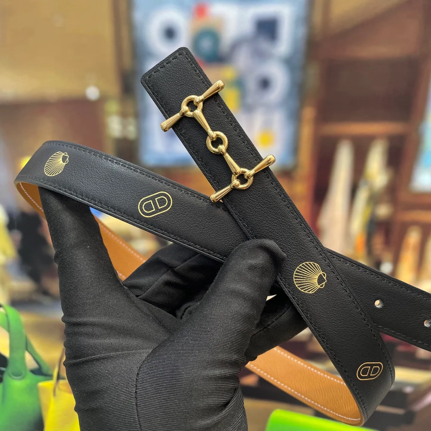 💰480💰Full package💰 💍Purchase level Hermes-⚡️🌹High-quality double-sided original Epsom leather with stainless steel hardware buckle, high-end luxury printed Swift and Epsom calfskin double-sided leather belt.  The entire length of the belt is hot-stamped with gold foil and alternately embellished with shell elements and Chaine d'Ancre link designs.