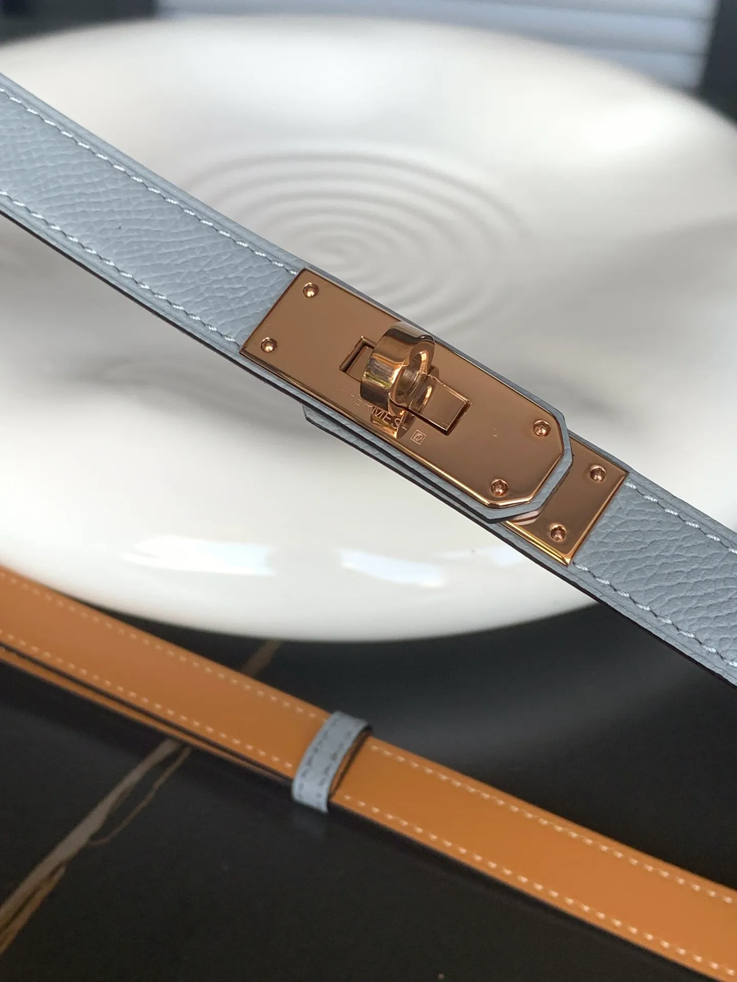 💰498💰Full package💰 💍Purchasing-grade Hermes⚡️🌹Kelly EPSOM imported calfskin⚡️🌹Width 1.8Cm! Discount gold, silver and rose gold in 3⃣️ colors! Adjustable length, one size fits all! summer boutique