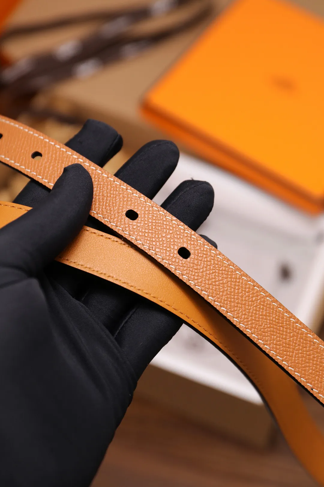 💰480💰Full package💰 💍Purchase level Hermès ⚡️🌹Ladies belt, width 2.0CM, top layer EP palm print calfskin with imported leather sole, fine workmanship, good quality. It's the perfect choice to pair with dresses and casual pants. Color; three colors, buckle: gold, silver, size: 90-110CM