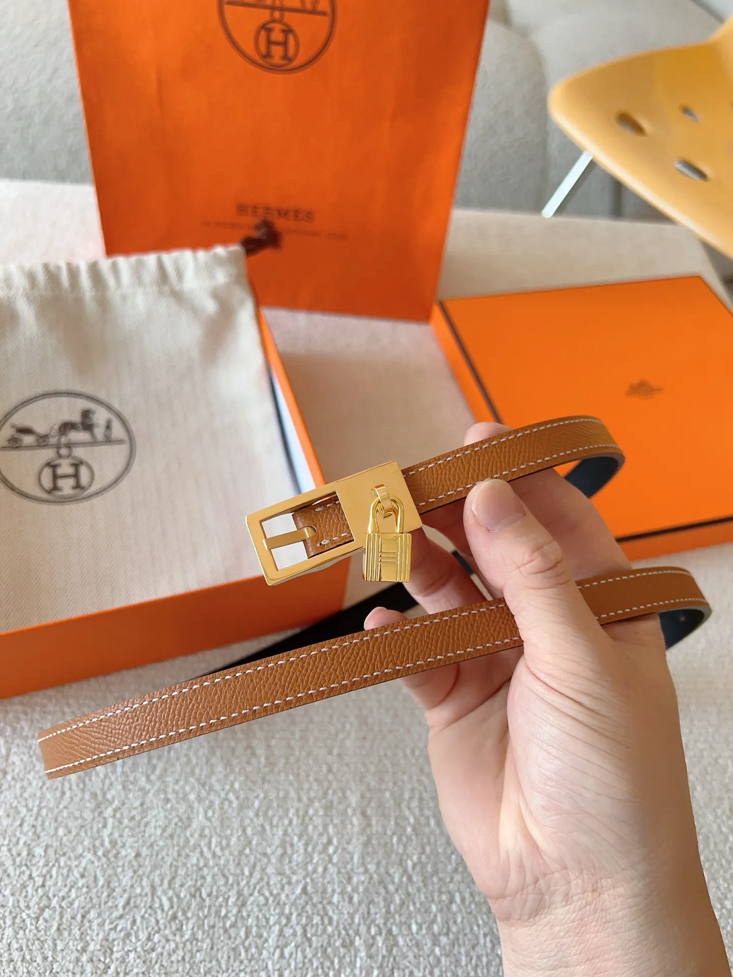 💰520💰Full set of packaging💰 💍Purchase level Hermes pin buckle series official website synchronized. Reversible leather belt in Swift and Epsom calfskin with metal belt buckle. The Lucky belt features a signature padlock that swings gracefully beneath the belt buckle, creating a fashionable accessory you won't want to put down. Belt width: 1.5cm