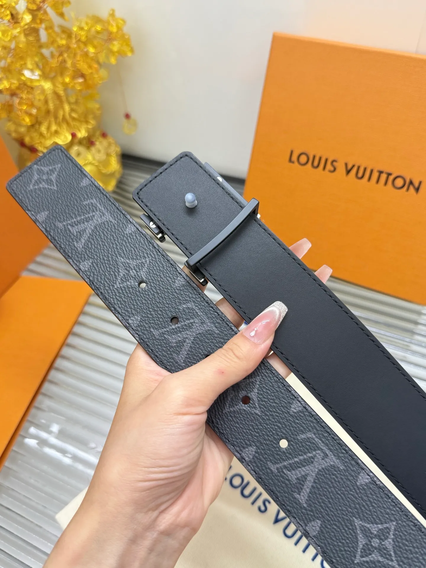 ✅Width: 𝟰.𝟬𝗰𝗺 ❑ Louis Vuitton classic black flower original leather/imported calfskin + fine pure copper hardware buckle💰480