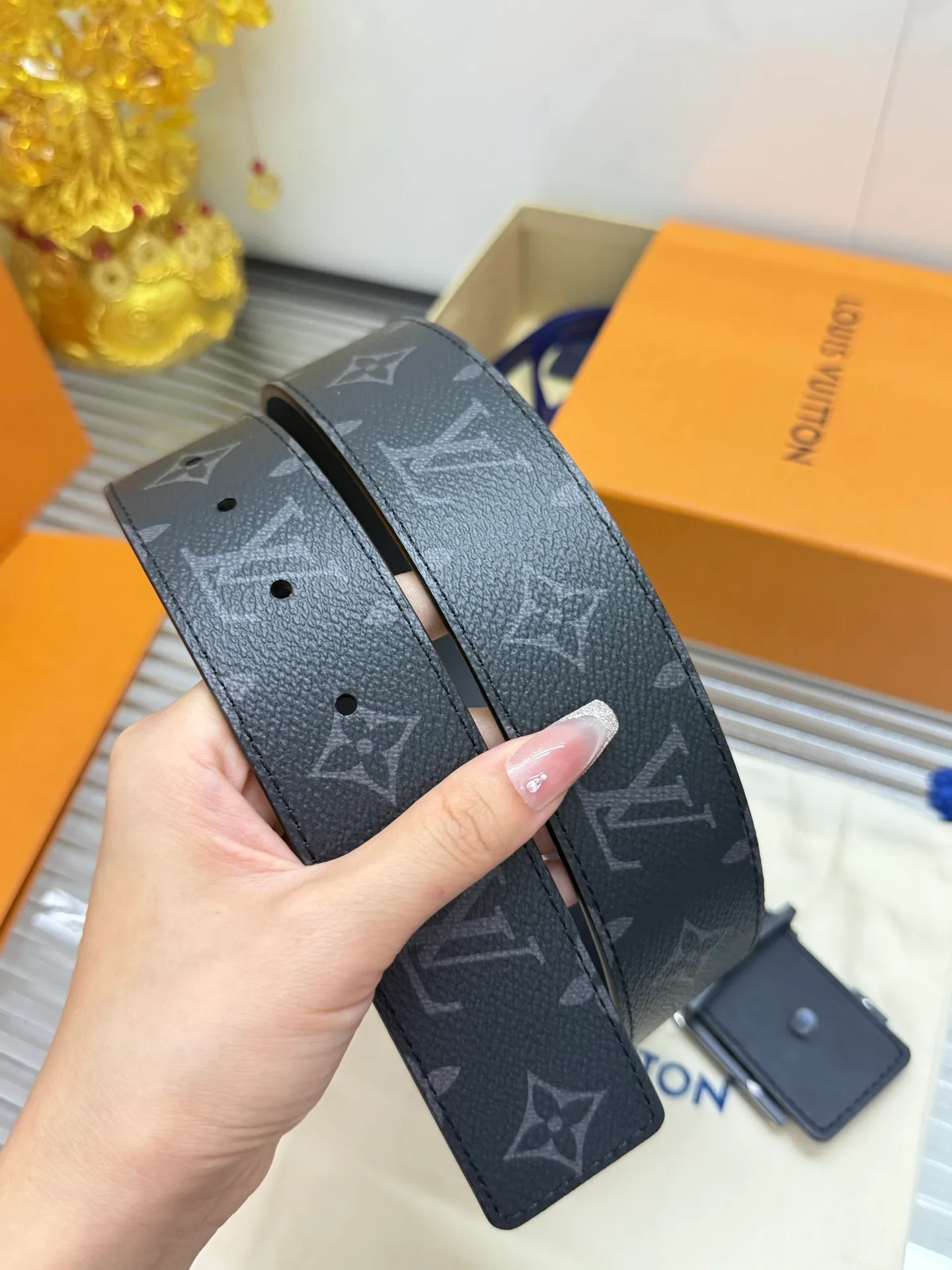 ✅Width: 𝟰.𝟬𝗰𝗺 ❑ Louis Vuitton classic black flower original leather/imported calfskin + fine pure copper hardware buckle💰480