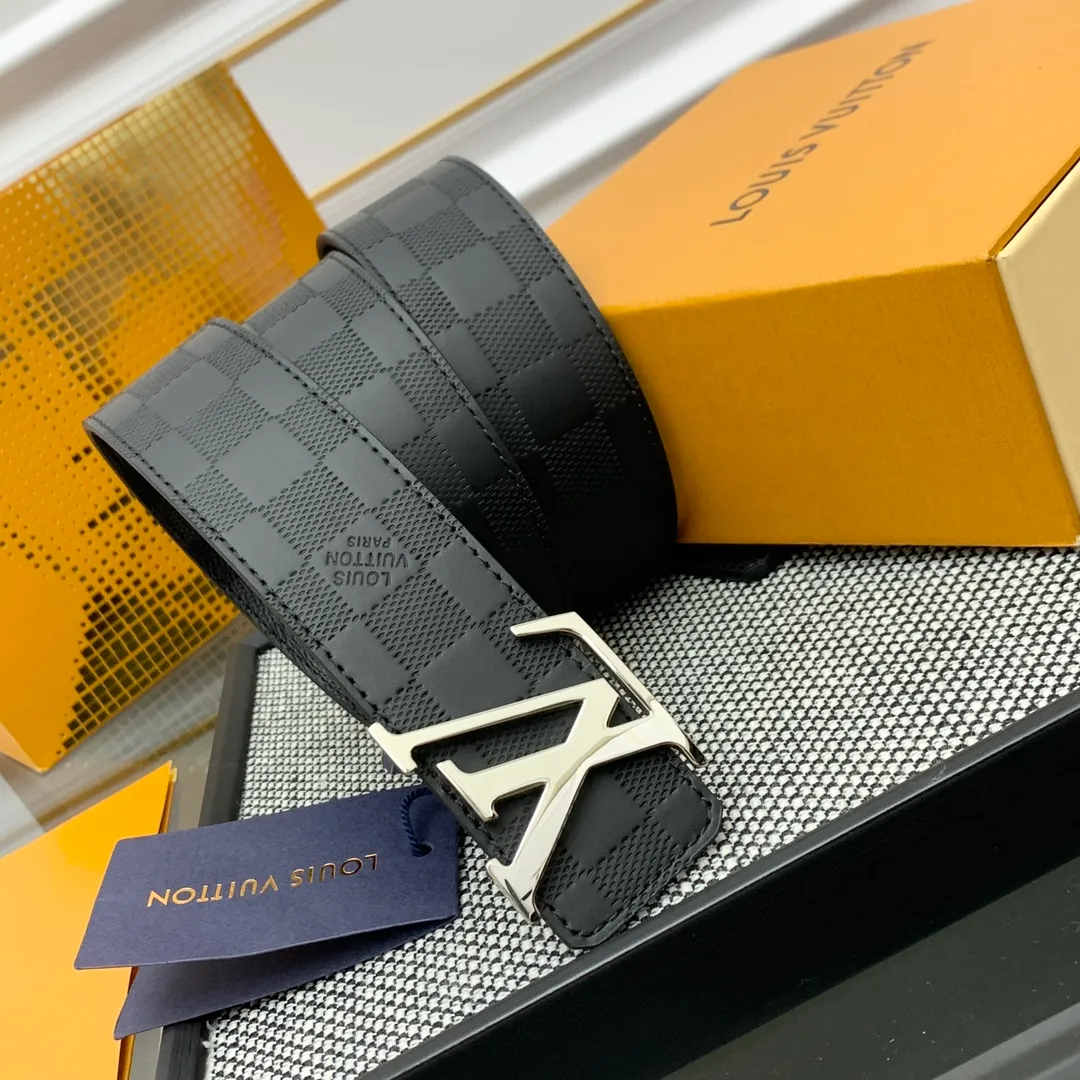 💰480💰Full package💰 💍Purchasing-grade LV⚡️🌹Donkey Brand👀New men's belt Width 4cm ⚡️🌹Customized canvas fabric decorated with new pattern effect (pure color) Set off imported calfskin color base with exquisite letter buckle, great feel⚡️🌹Paired with the latest original gift box from the counter