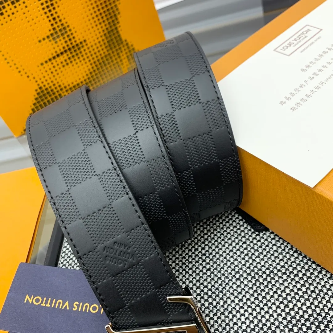 💰480💰Full package💰 💍Purchasing-grade LV⚡️🌹Donkey Brand👀New men's belt Width 4cm ⚡️🌹Customized canvas fabric decorated with new pattern effect (pure color) Set off imported calfskin color base with exquisite letter buckle, great feel⚡️🌹Paired with the latest original gift box from the counter