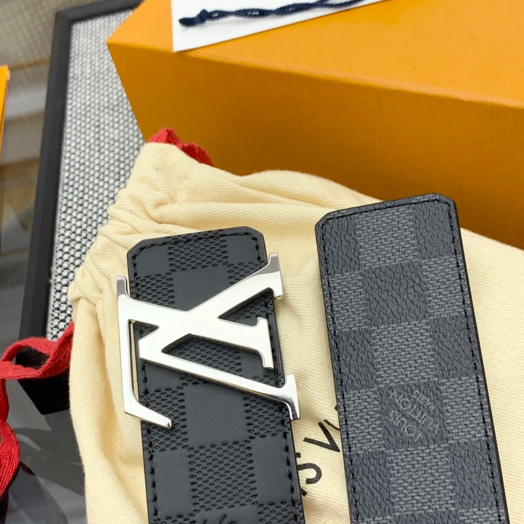 💰480💰Full package💰 💍Purchasing-grade LV⚡️🌹Donkey Brand👀New men's belt Width 4cm ⚡️🌹Customized canvas fabric decorated with new pattern effect (pure color) Set off imported calfskin color base with exquisite letter buckle, great feel⚡️🌹Paired with the latest original gift box from the counter