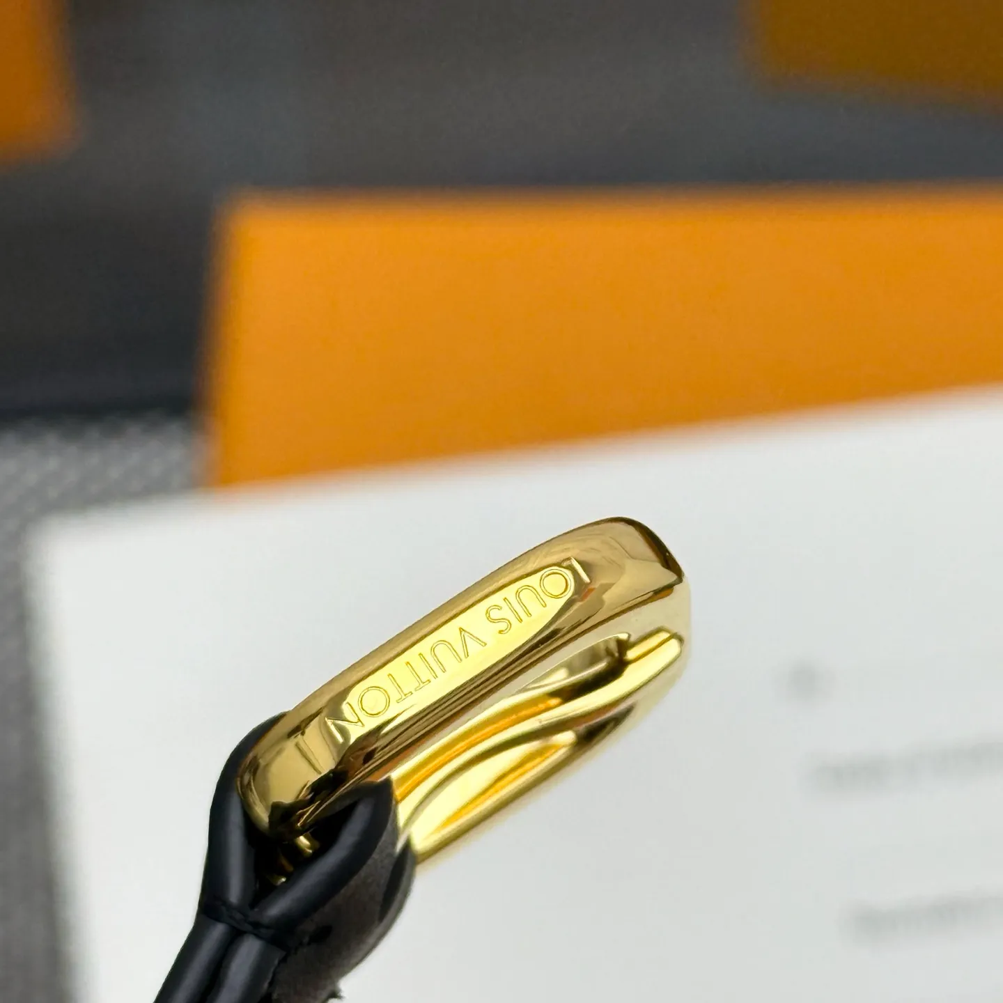 💰480💰Full package💰 💍Purchase level 1.5cm⚡️🌹LV Darling belt is made of smooth leather and Monogram canvas lining, with a marquise-shaped end to highlight the feminine style⚡️🌹The pin buckle exudes a chic atmosphere, and the glossy enamel is the finishing touch Mini LV The drawstring circle injects elegance into the brand’s classic elements⚡️🌹