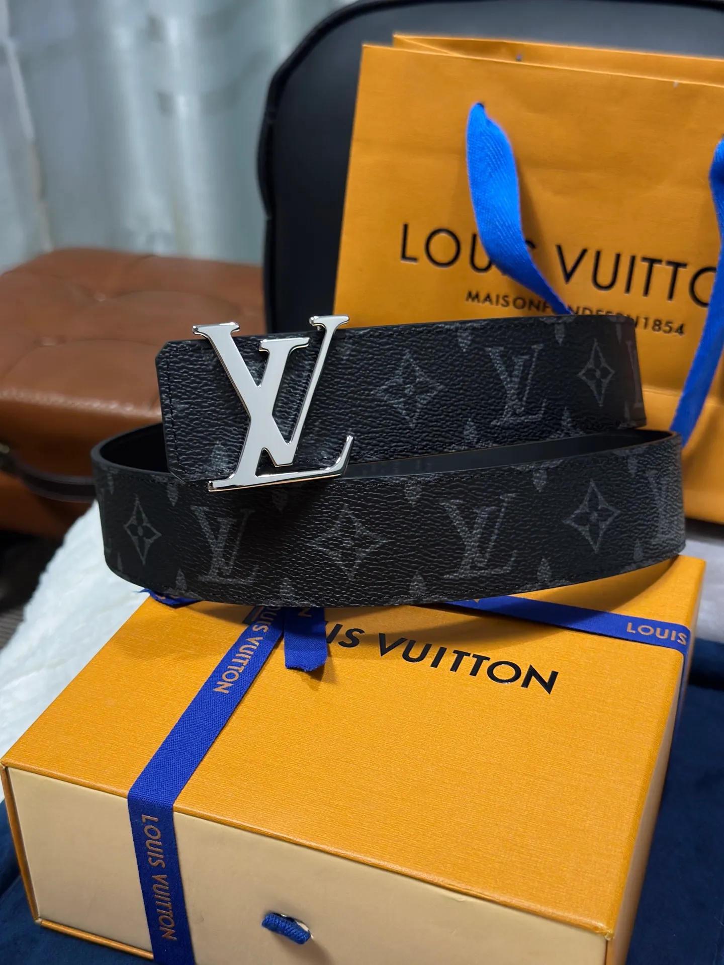 💰440💰Full set of packaging💰 💍Purchase grade LV Louis Vuitton M09043 Black Presbyopia Width 4.0cm Premium LV Buckle
