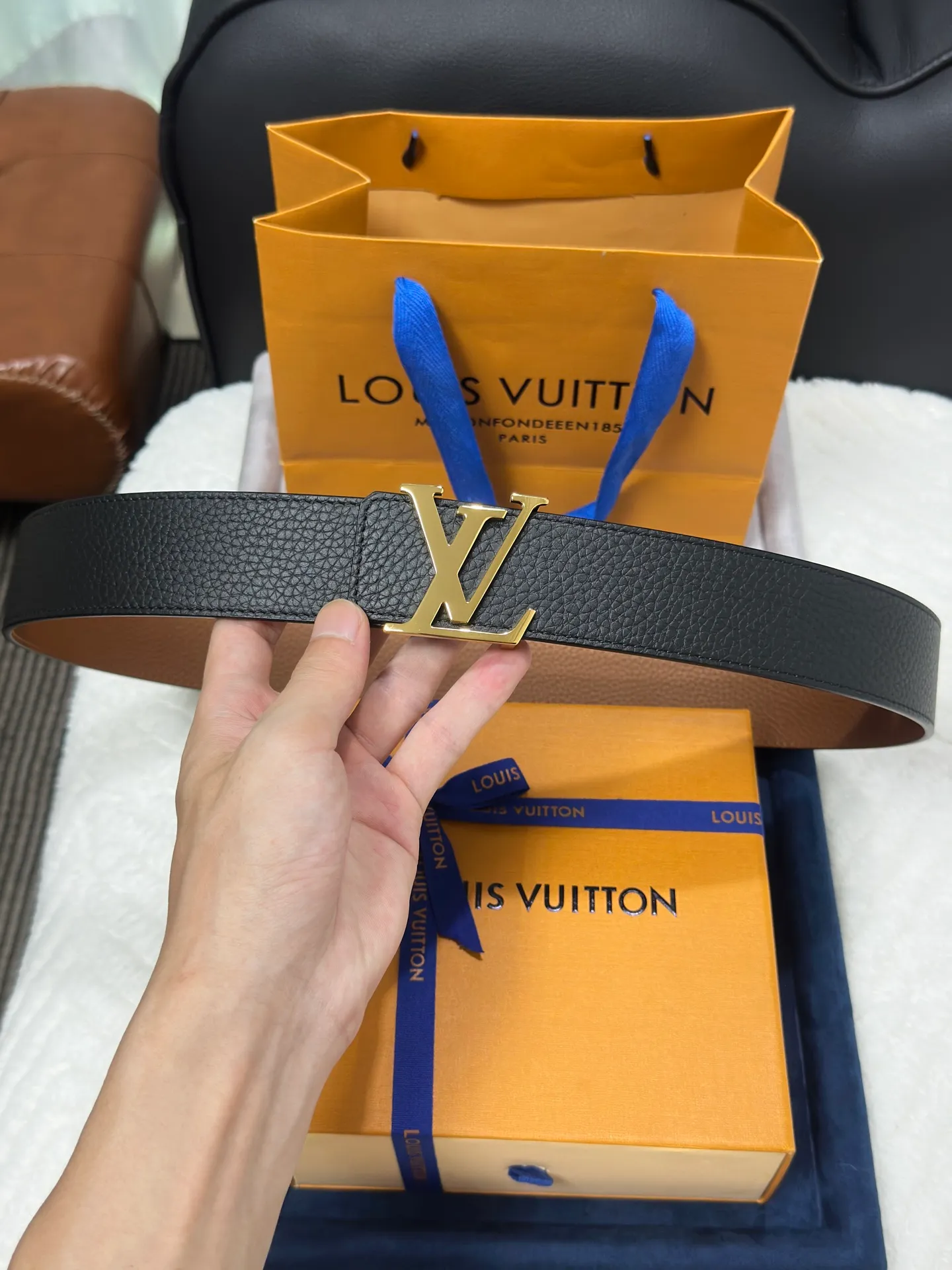 💰480💰Full set of packaging💰 💍Purchase grade LV Louis Vuitton M9151 Double-sided use Big Lychee Togo Width 4.0cm Premium LV hanging buckle
