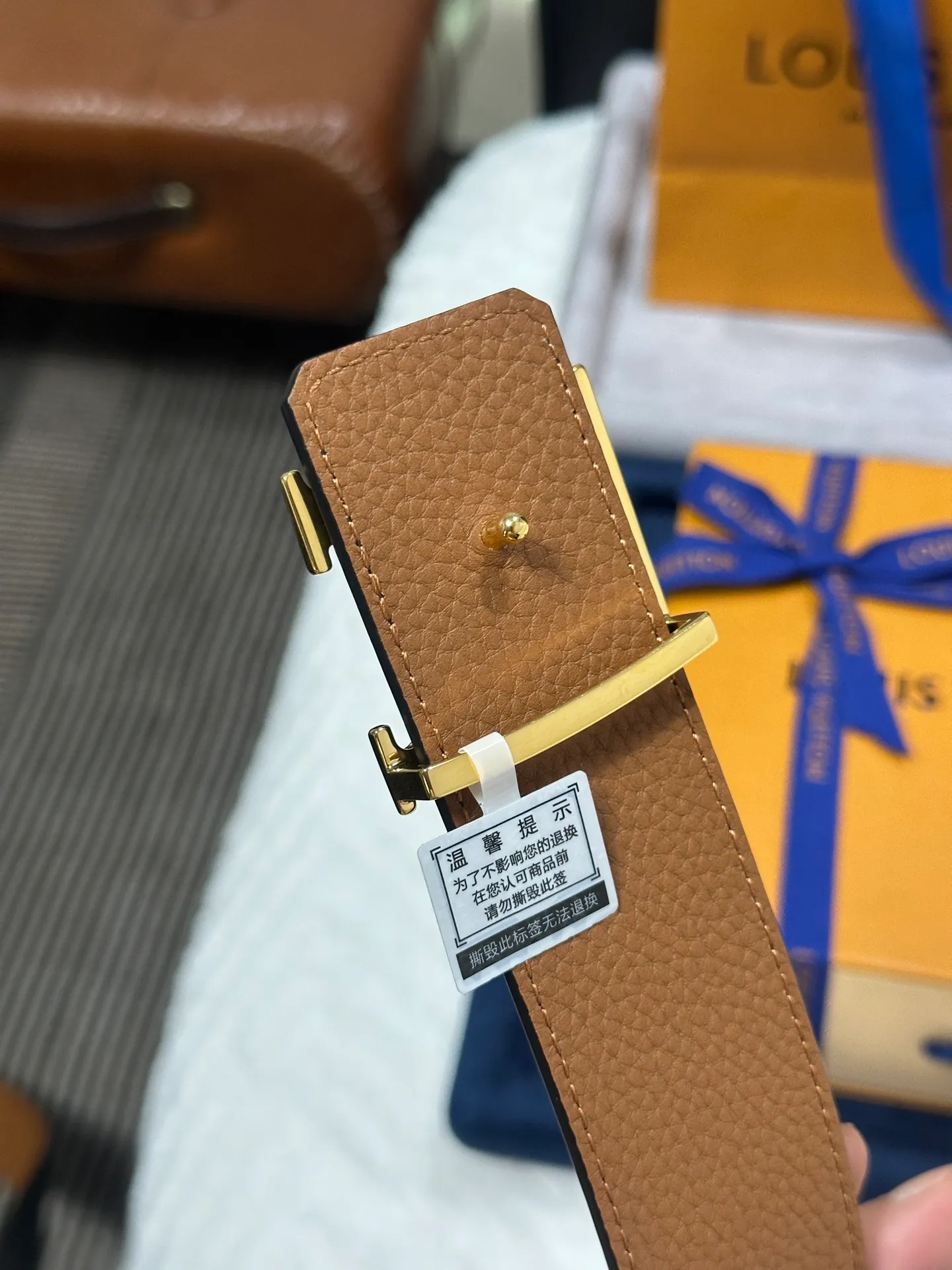 💰480💰Full set of packaging💰 💍Purchase grade LV Louis Vuitton M9151 Double-sided use Big Lychee Togo Width 4.0cm Premium LV hanging buckle