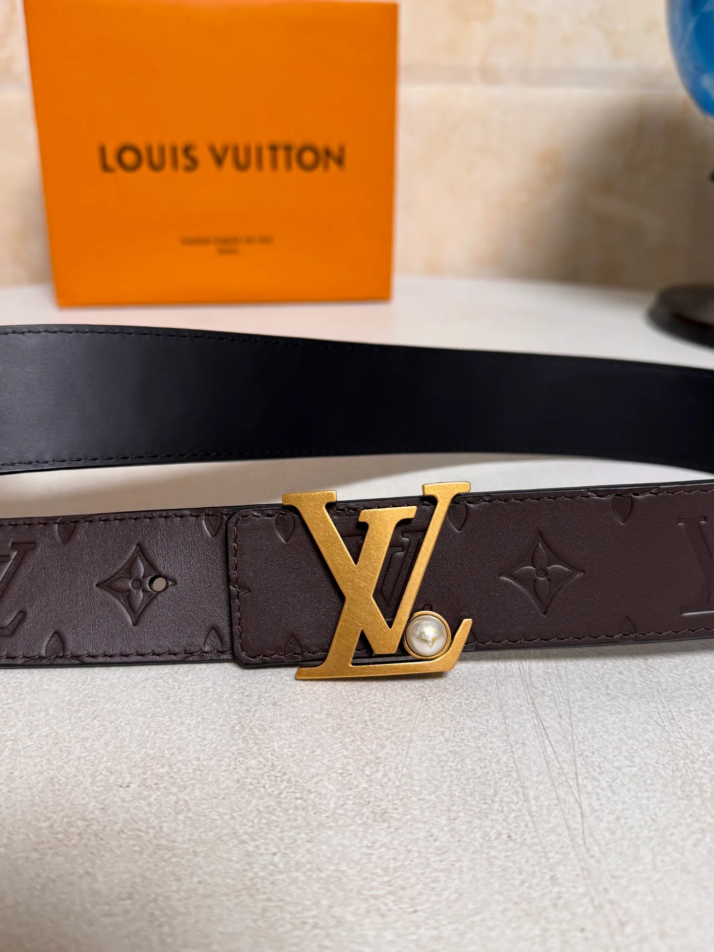 💰480💰Full package💰 💍Purchasing-grade LV⚡️🌹Fashion super list—Louis Vuitton belt black cowhide embossed belt, lettered pearls embellished with metal buckle, easy to handle regardless of season or occasion, adding to the overall style and temperament. Model M8842 Specification 40mm.