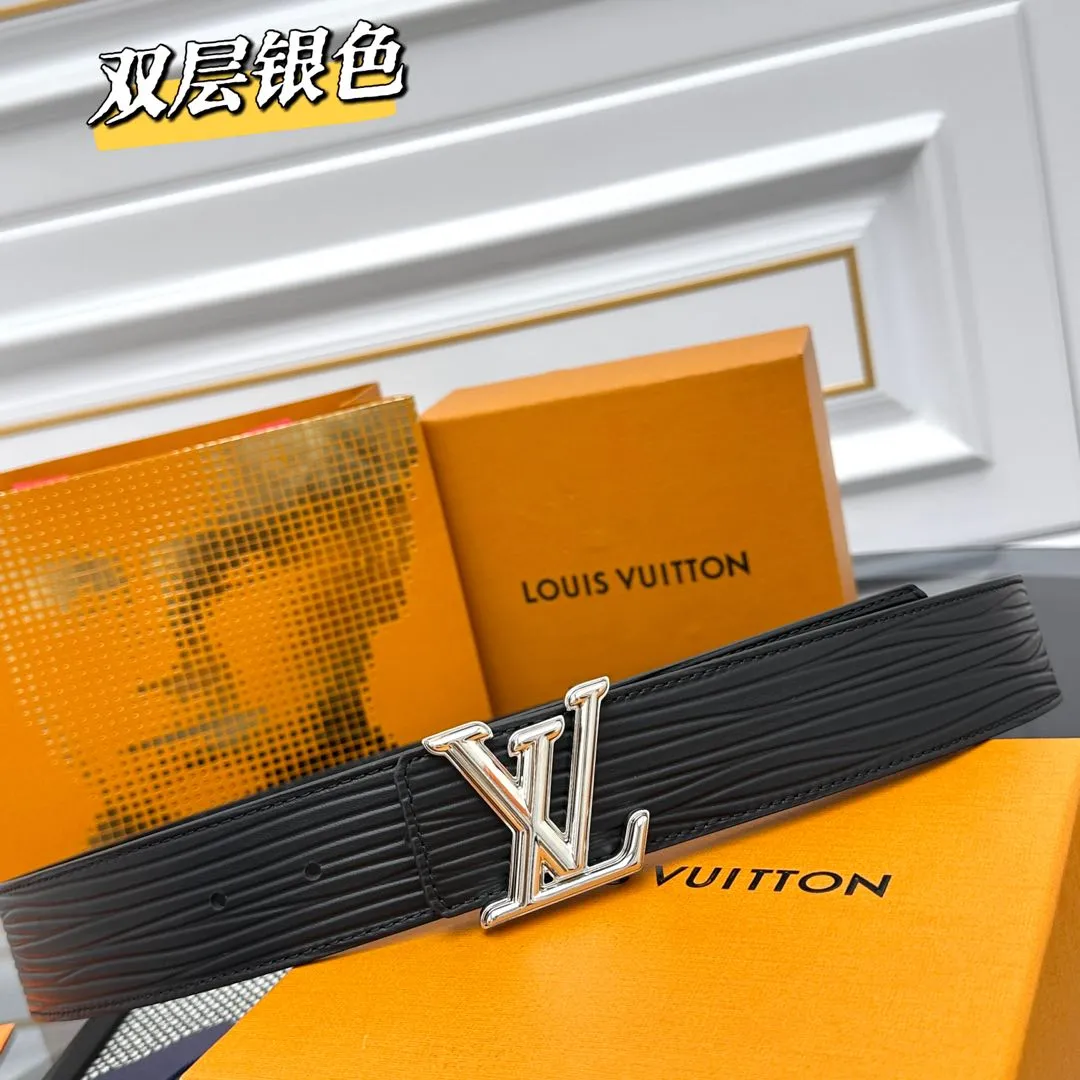 💰480💰Full package💰 💍Purchasing-grade LV Dimension double-sided belt combines creative heritage with gorgeous street style, highlighting the fashion vision of creative director Pharrell Williams. Monogram canvas covers the outer layer, and the LV Dimension metal buckle shimmers with subtle luster, making it possible to express your personality in various occasions.
