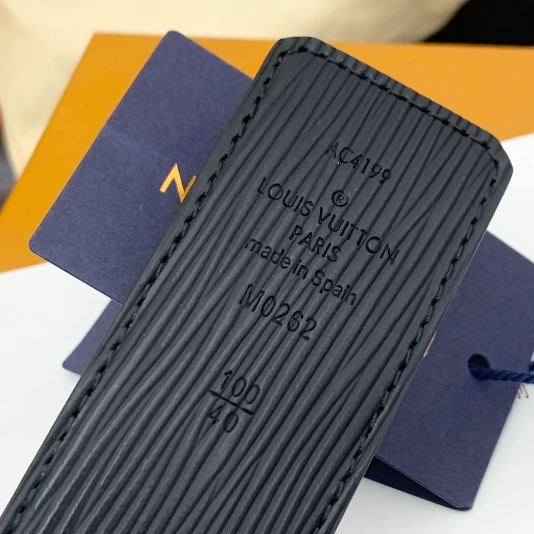 💰480💰Full package💰 💍Purchasing-grade LV⚡️🌹New~🤩Lvjia France🇫🇷Original leather Water-corrugated bottom Matching Italian🇮🇹Imported original leather⚡️🌹Size 4.0cm Premium hardware Imported furnace hardware