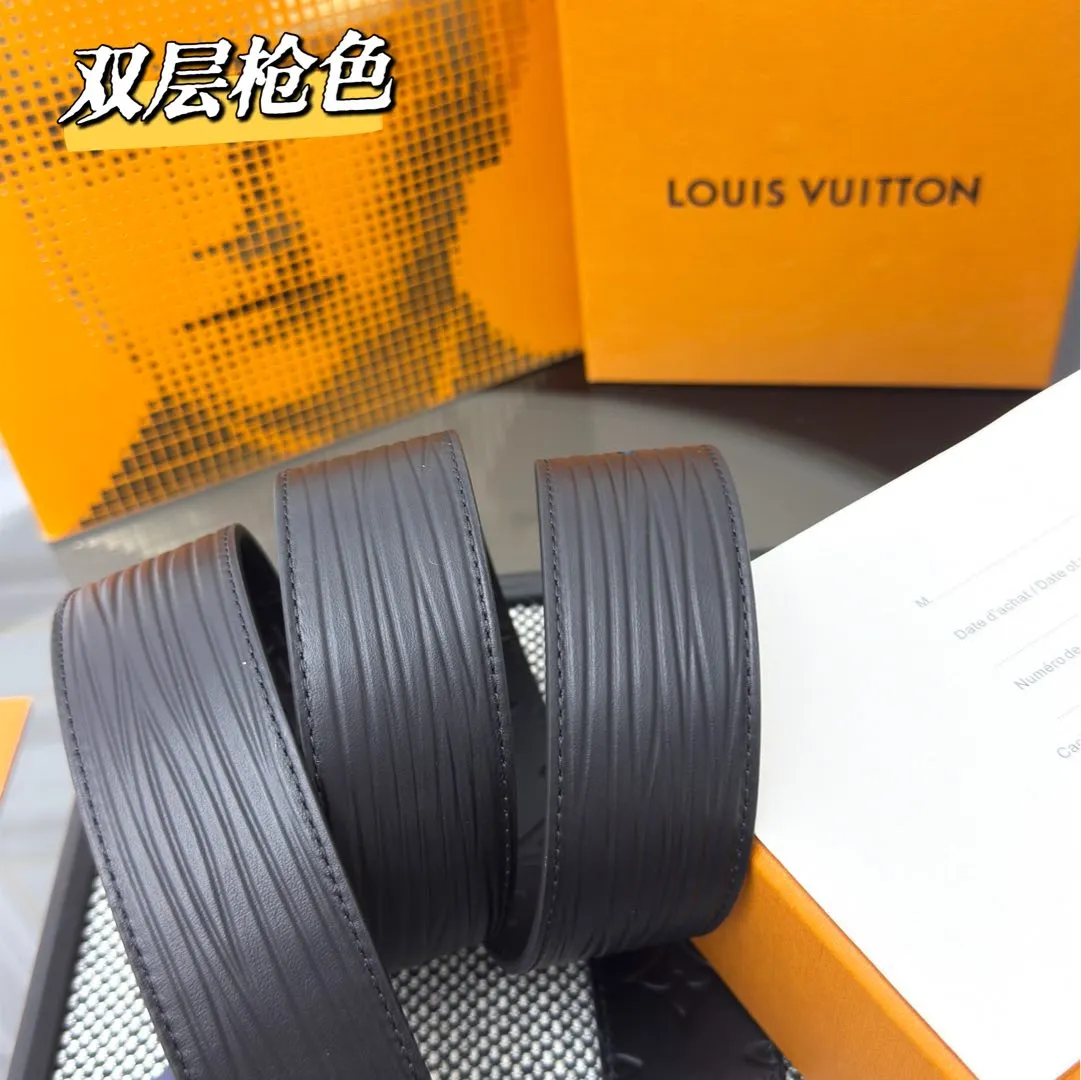 💰480💰Full package💰 💍Purchasing-grade LV Dimension double-sided belt combines creative heritage with gorgeous street style, highlighting the fashion vision of creative director Pharrell Williams. Monogram canvas covers the outer layer, and the LV Dimension metal buckle shimmers with subtle luster, making it possible to express your personality in various occasions.