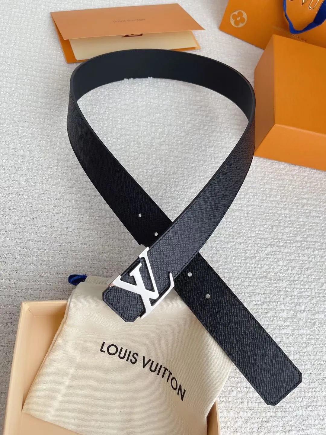💰480💰Full package💰 💍Purchase level L0UIS VUITT0N (LV)⚡️🌹Men's counter quality palm print belt, width 4.0cm, equipped with stainless steel letter buckle, buckle head can be matched as you like ~ double-sided calfskin design, soft leather, delicate and comfortable feel