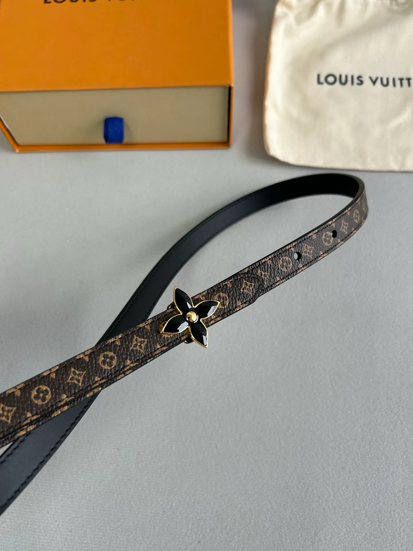 💰440💰Full package💰 💍Purchase grade LV Louis Vuitton⚡️🌹1.5cm double-sided belt, counter quality, double-sided use. Pure copper hardware buckle. Accessories loved by the brand’s brilliant classic designs