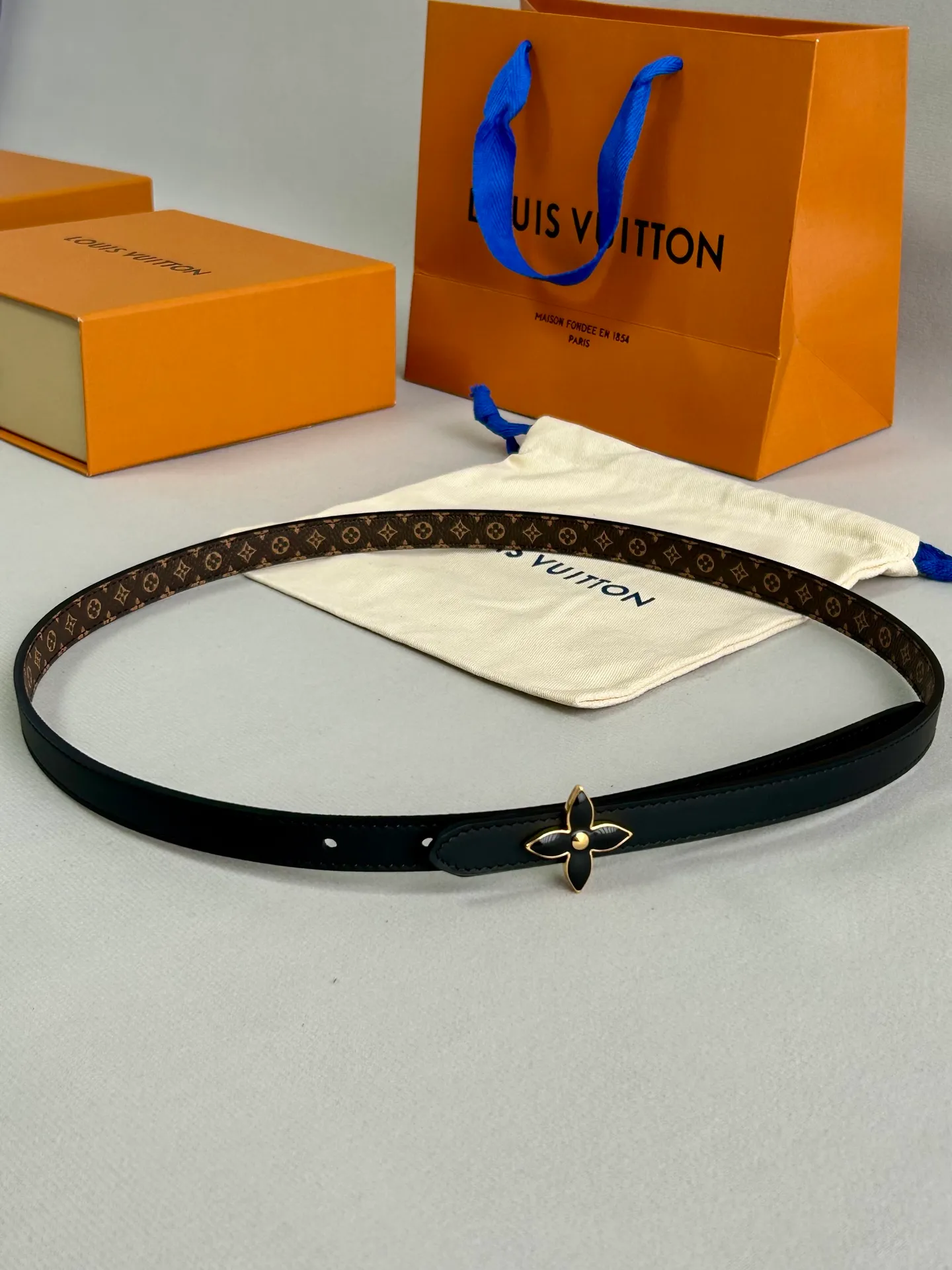 💰440💰Full package💰 💍Purchase grade LV Louis Vuitton⚡️🌹1.5cm double-sided belt, counter quality, double-sided use. Pure copper hardware buckle. Accessories loved by the brand’s brilliant classic designs