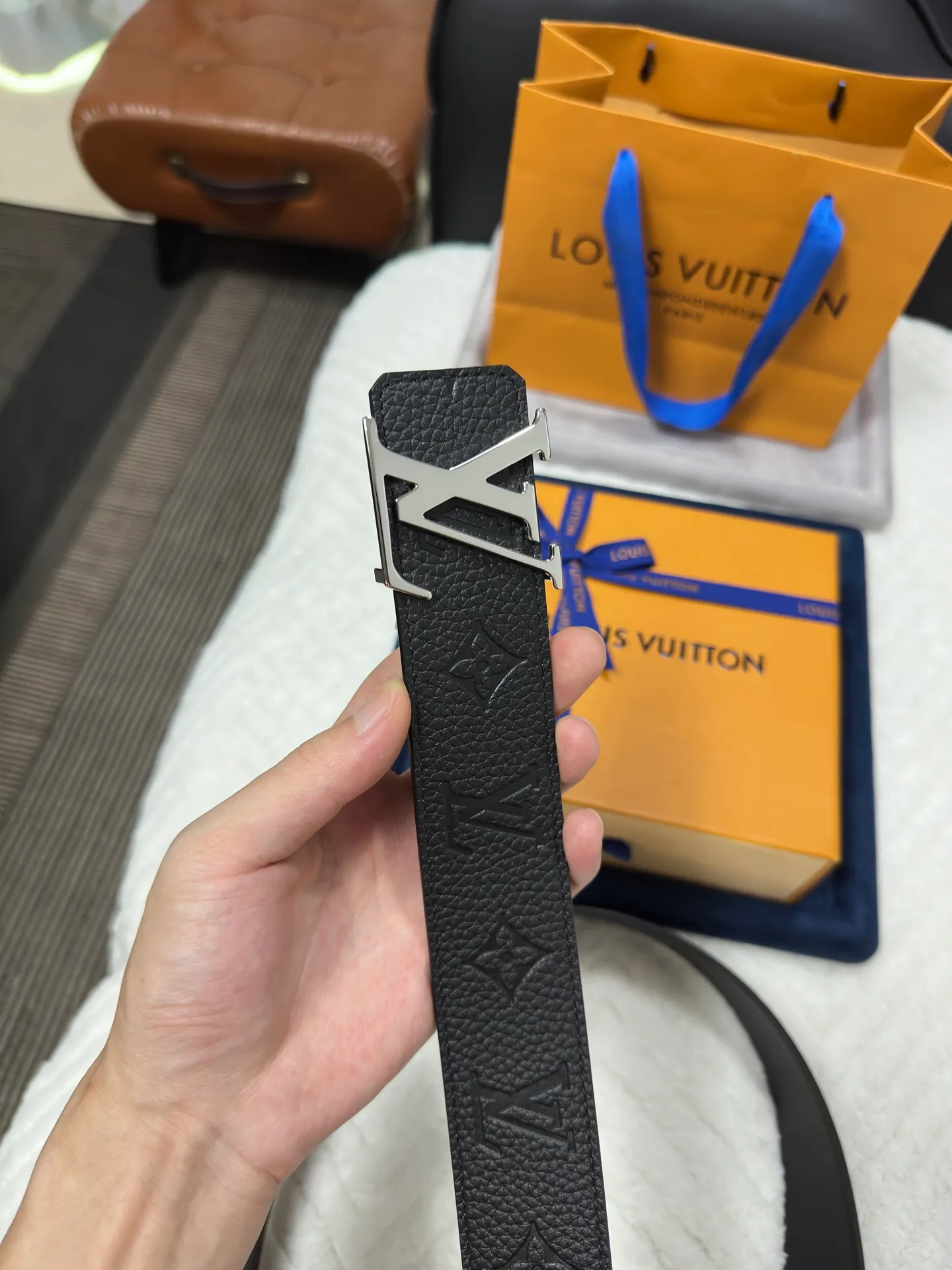 💰480💰Full set of packaging💰 💍Purchasing-grade LV Louis Vuitton M0424, double-sided, thick lychee embossed, width 4.0cm, high-quality LV buckle
