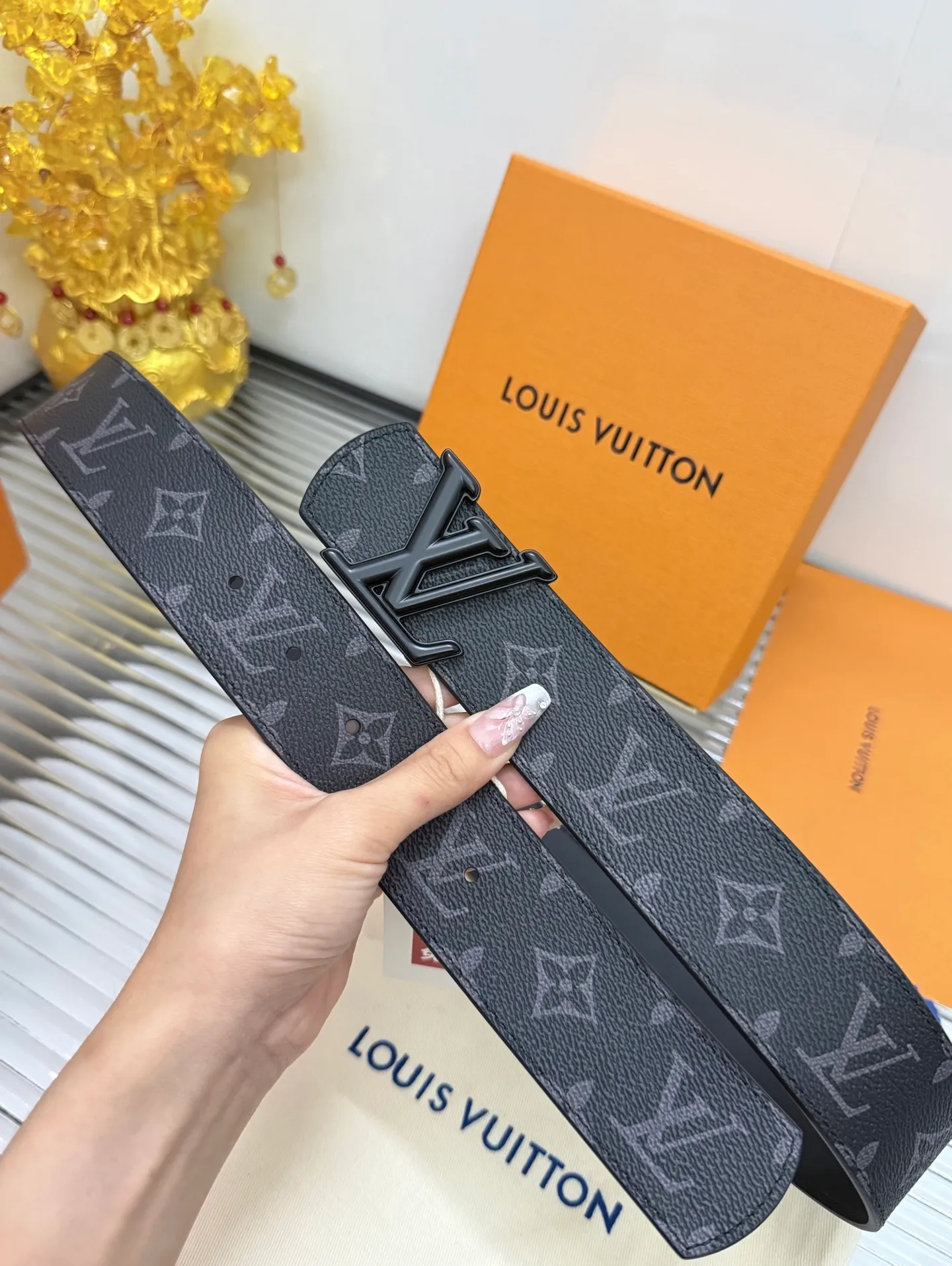 💰480💰Full package💰 💍Purchase level Lv new classic pattern⚡️🌹Original leather/imported calfskin⚡️🌹Double-sided can be used + high-quality painted black buckle⚡️🌹4.0cm wide