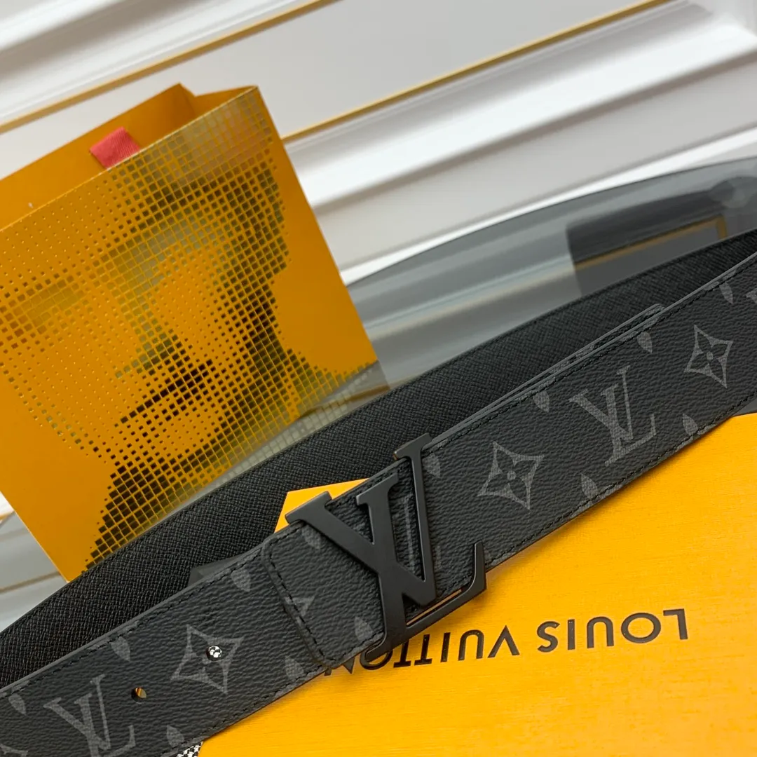 💰440💰Full package💰 💍Purchasing-grade Lv donkey brand👀⚡️🌹New men's belt Width 4cm Customized canvas fabric decorated with new pattern effect (pure color) ⚡️🌹Set off the imported calfskin color base Paired with exquisite letter buckle, great feel ⚡️🌹