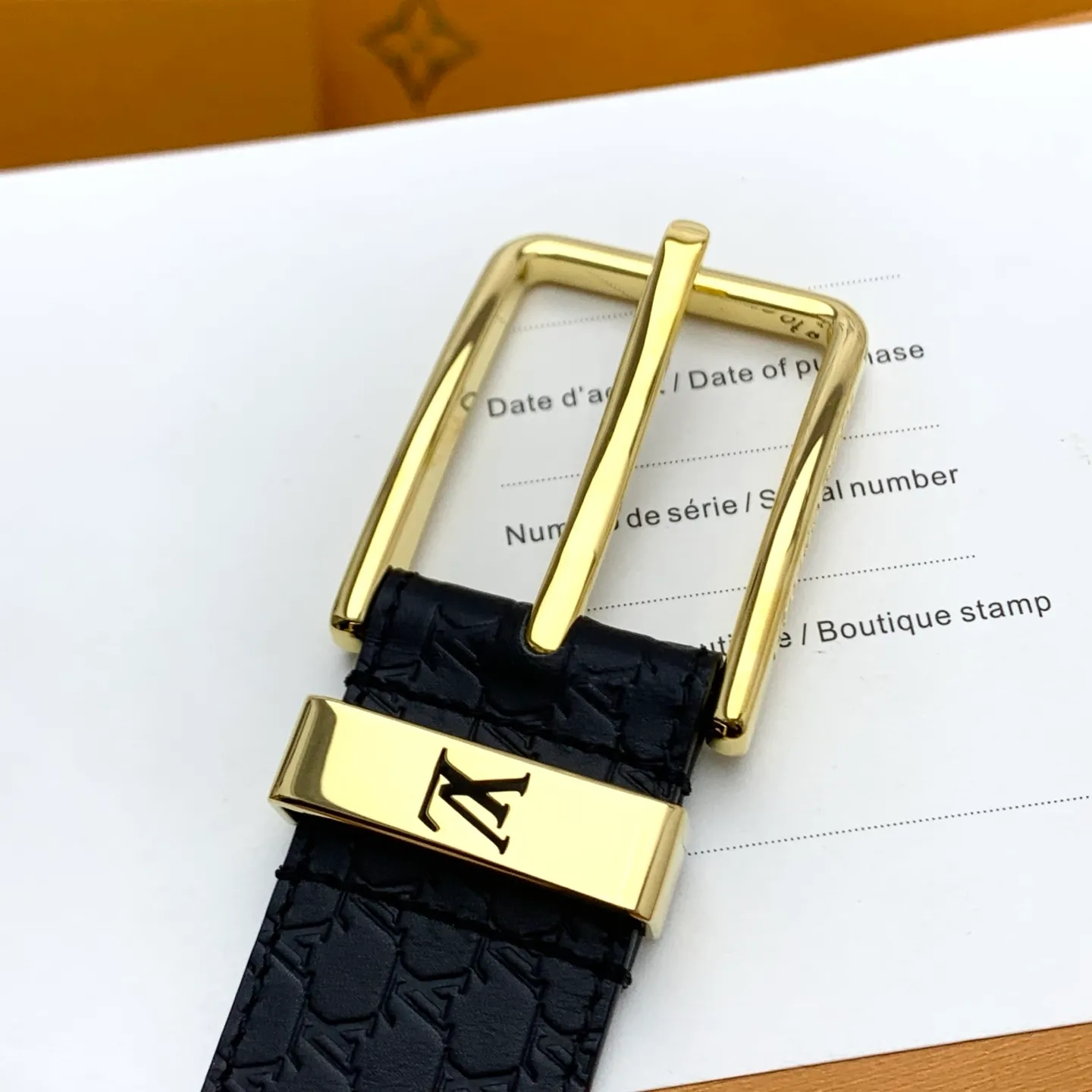 💰520💰Full package💰 💍Purchasing-grade LV Everyday Pin⚡️🌹The belt is made of smooth leather with a Louis Vuitton inscribed brass buckle⚡️🌹The exquisite LV Initiales decoration is suspended under the drawstring loop. Eye-catching stitching brings visual focus⚡️🌹Easily upgrade to formal or casual looks⚡️🌹Width 3.5cm