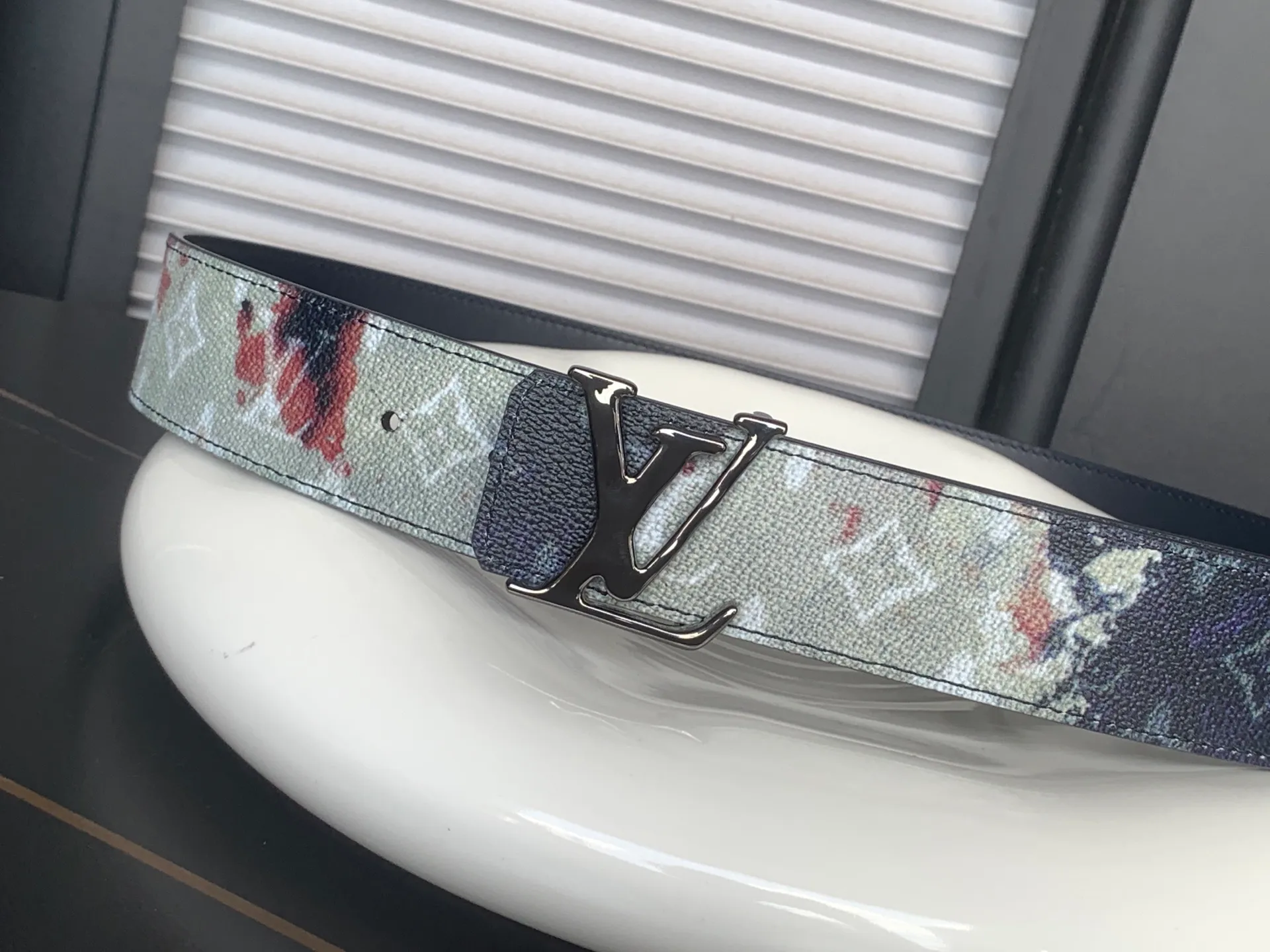 💰480💰Full package💰 💍Purchasing-grade LV belt 4.0cm wide, newly released Monogram Ink canvas presbyopia fabric, imported Italian plain calfskin lining, with new diamond-shaped LV letter buckle💓💓💓