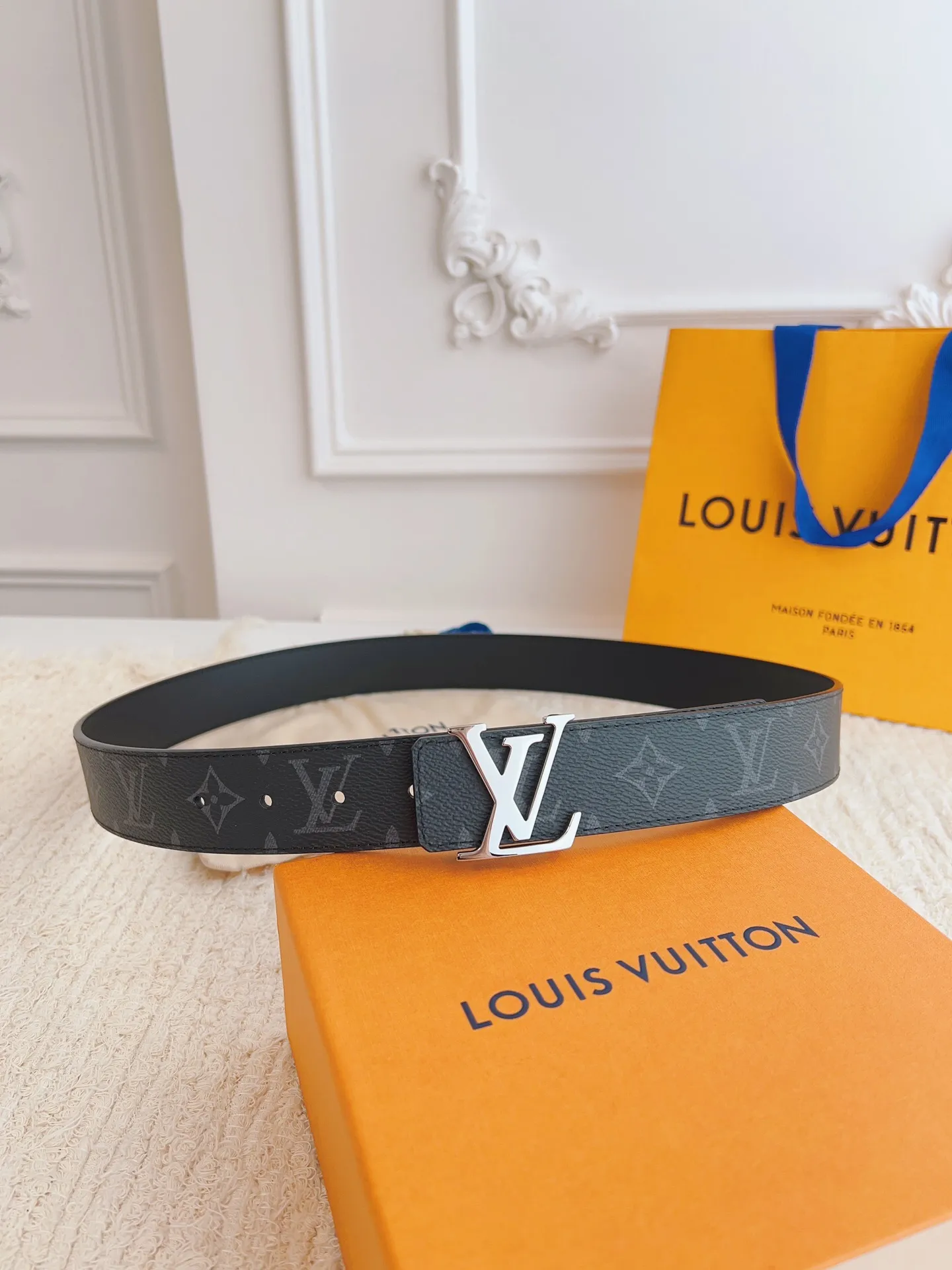 💰480💰Authentic packaging💰 💍Purchase grade LV 3.5cm wide M0450, classic black presbyopia, vacuum electroplating glossy buckle, double-sided