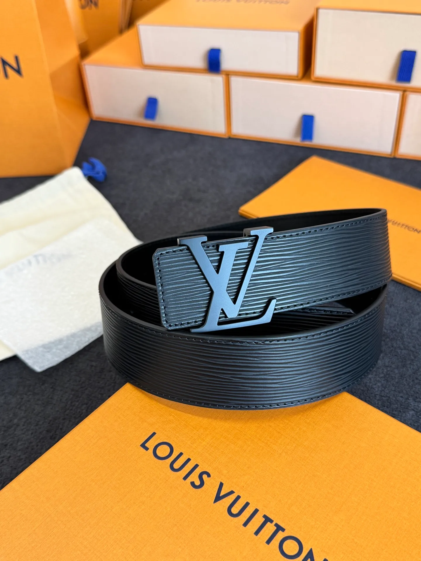💰480💰Full set of packaging💰 💍Purchasing-grade LV OEM goods 4.0 width inspectable, genuine integrated casting hardware, original leather