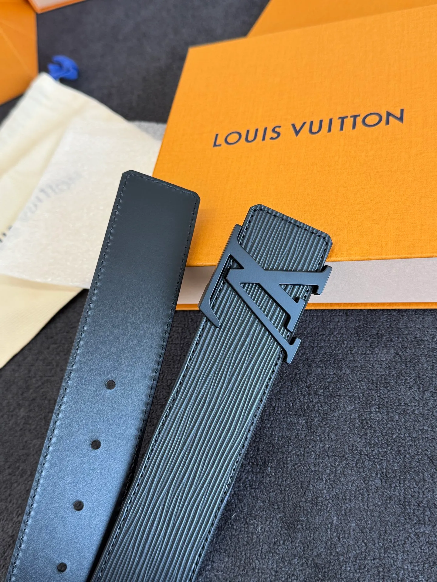 💰480💰Full set of packaging💰 💍Purchasing-grade LV OEM goods 4.0 width inspectable, genuine integrated casting hardware, original leather