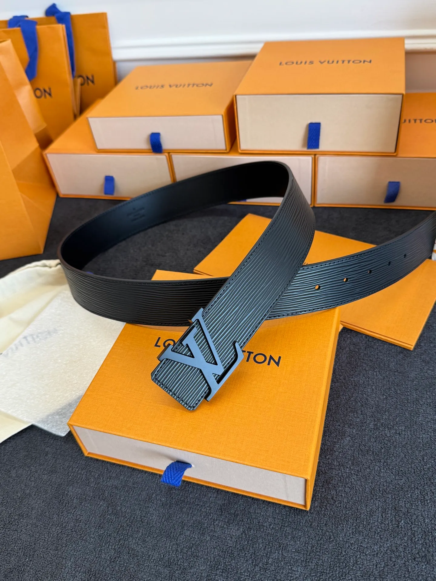 💰480💰Full set of packaging💰 💍Purchasing-grade LV OEM goods 4.0 width inspectable, genuine integrated casting hardware, original leather