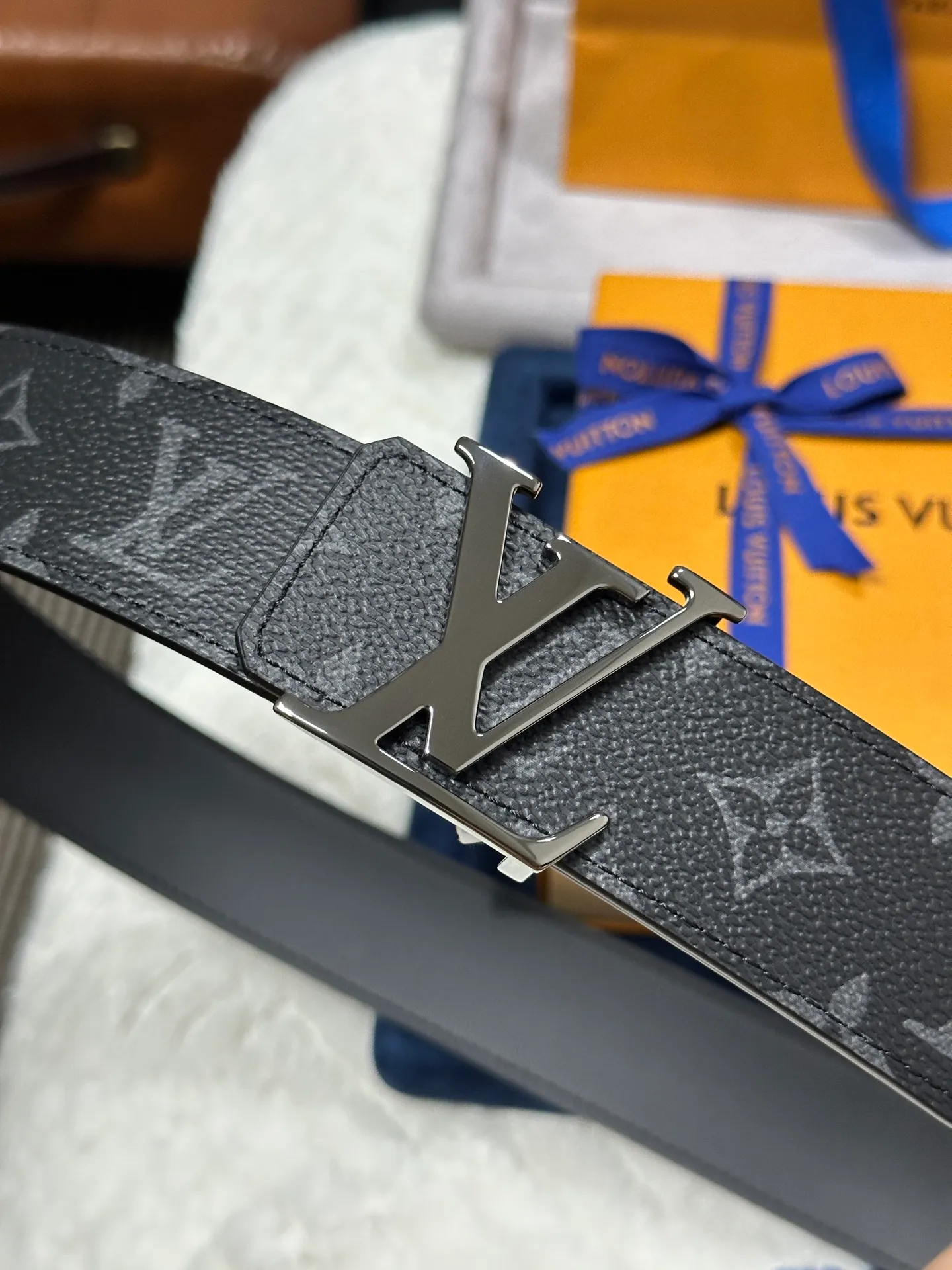 💰440💰Full set of packaging💰 💍Purchase grade LV Louis Vuitton M09043 Black Presbyopia Width 4.0cm Premium LV Buckle