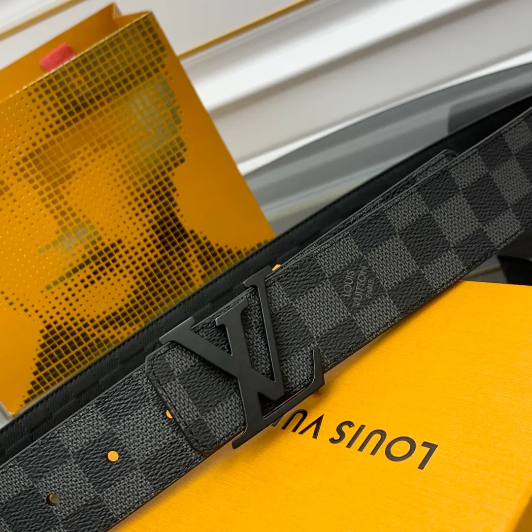 💰480💰Full package💰 💍Purchasing-grade LV⚡️🌹Donkey Brand👀New men's belt Width 4cm ⚡️🌹Customized canvas fabric decorated with new pattern effect (pure color) Set off imported calfskin color base with exquisite letter buckle, great feel⚡️🌹Paired with the latest original gift box from the counter
