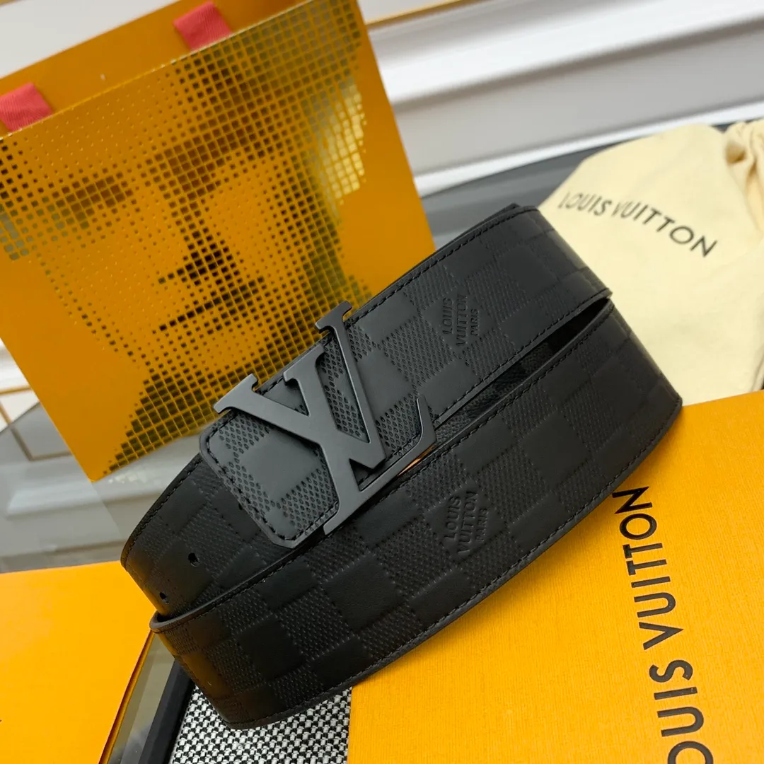 💰480💰Full package💰 💍Purchasing-grade LV⚡️🌹Donkey Brand👀New men's belt Width 4cm ⚡️🌹Customized canvas fabric decorated with new pattern effect (pure color) Set off imported calfskin color base with exquisite letter buckle, great feel⚡️🌹Paired with the latest original gift box from the counter