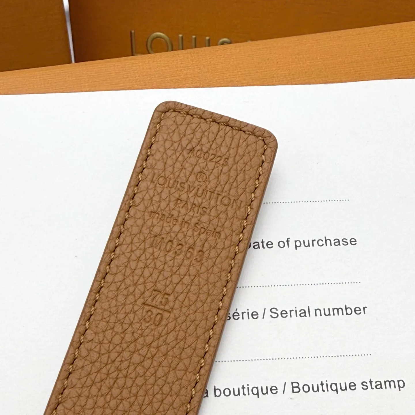 💰440💰Full package💰 💍Purchase level This style of LV Initiales⚡️Double-sided belt achieves two styles with a classic appearance⚡️Monogram canvas conveys leisure and comfort⚡️Grained cow leather reveals elegant style, matched with LV Initiales buckle⚡️Width 3.0cm