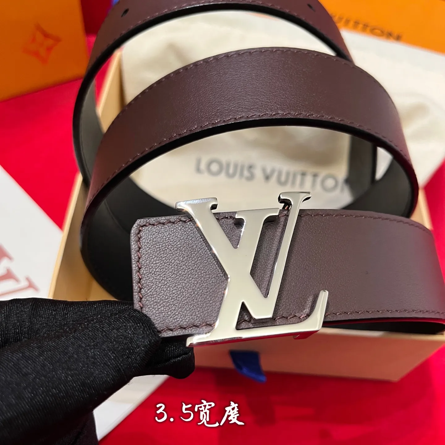 💰560💰Full package💰 💍Purchasing-grade LV⚡️🌹Simple but high-end fashionable✨❗️Donkey brand men’s belt⚡️🌹Width 3.5cm, imported calfskin on both sides, usable on both sides, brand new intricately intertwined exquisite buckles, this is the right choice for those who don’t like exaggerated big logos⚡️🌹