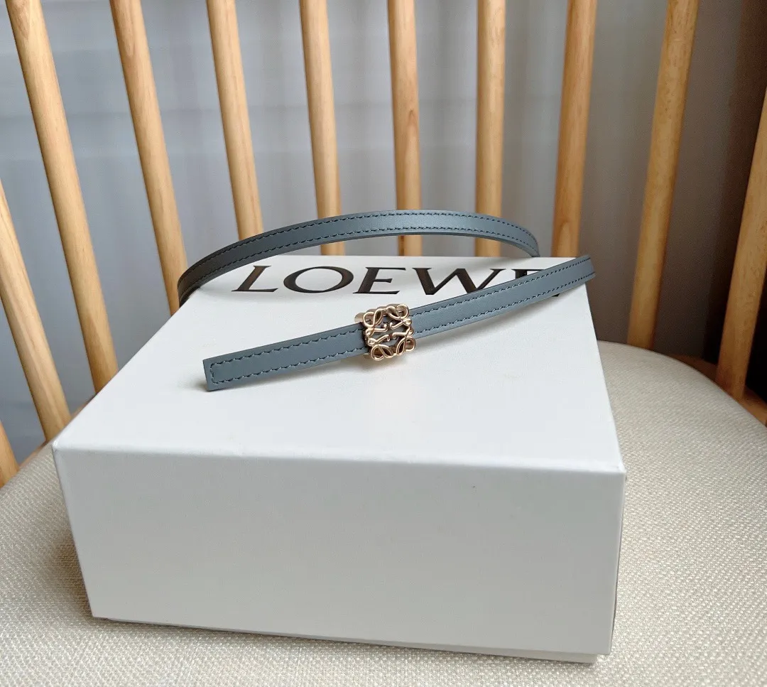 💰440💰Complete package💰 💍Purchasing-grade LOEWE counter's latest belt of the same style [Celebration][Celebration] Made of smooth cow leather double-sided belt, bright Anagram cube pin buckle, five-hole adjustment, excellent craftsmanship, personalized shape, exquisite material, width: 1.0cm