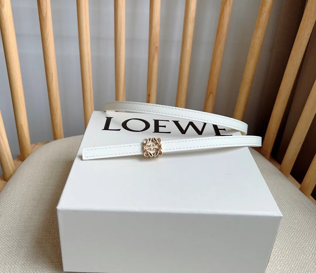 💰440💰Complete package💰 💍Purchasing-grade LOEWE counter's latest belt of the same style [Celebration][Celebration] Made of smooth cow leather double-sided belt, bright Anagram cube pin buckle, five-hole adjustment, excellent craftsmanship, personalized shape, exquisite material, width: 1.0cm