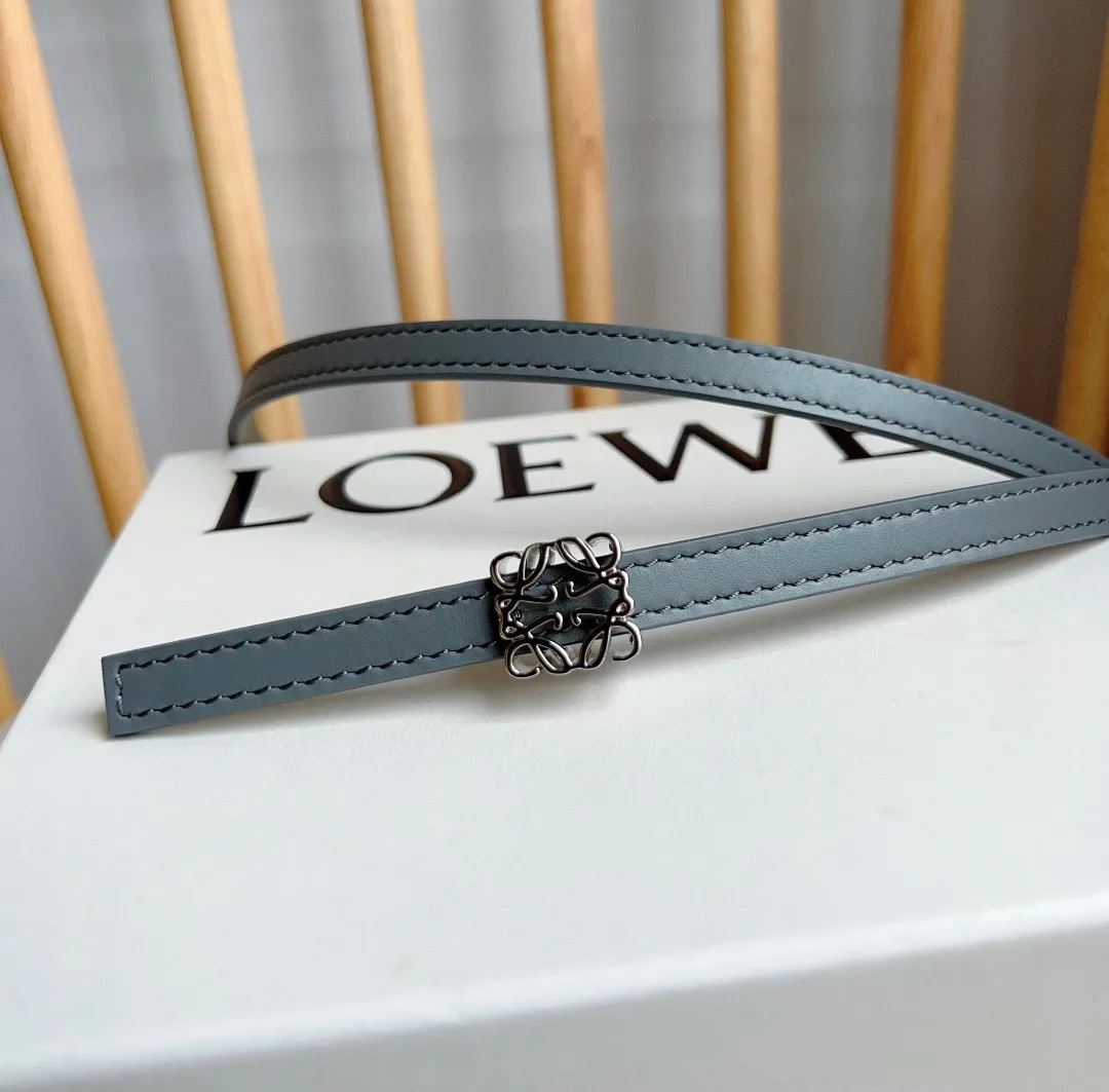 💰440💰Complete package💰 💍Purchasing-grade LOEWE counter's latest belt of the same style [Celebration][Celebration] Made of smooth cow leather double-sided belt, bright Anagram cube pin buckle, five-hole adjustment, excellent craftsmanship, personalized shape, exquisite material, width: 1.0cm