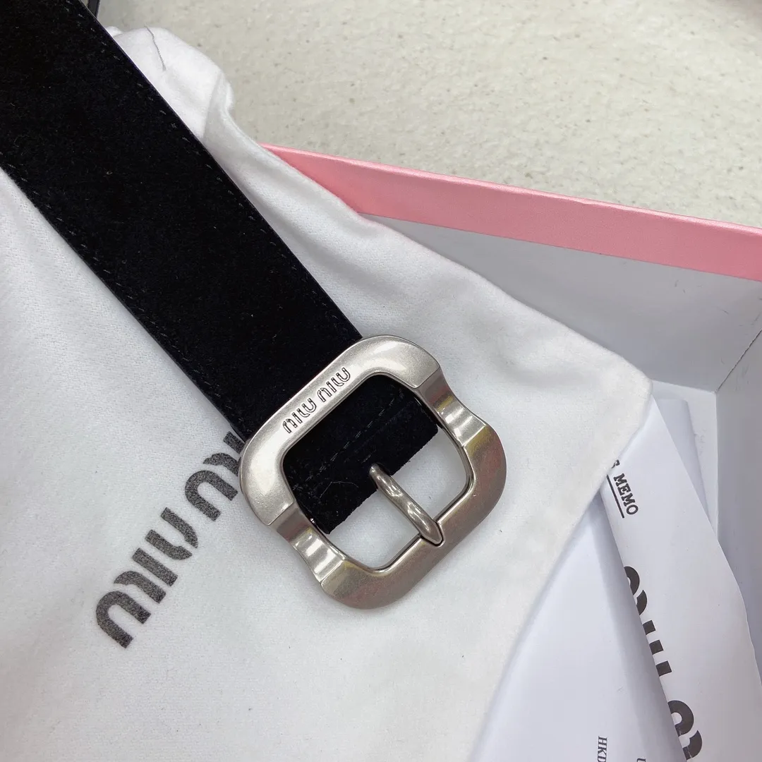 💰460💰Full package💰 💍Purchasing agent level Miumiu⚡️🌹New model, belt width 3.5cm, suede calfskin material pure copper metal buckle, minimalist style, design enhances style.
