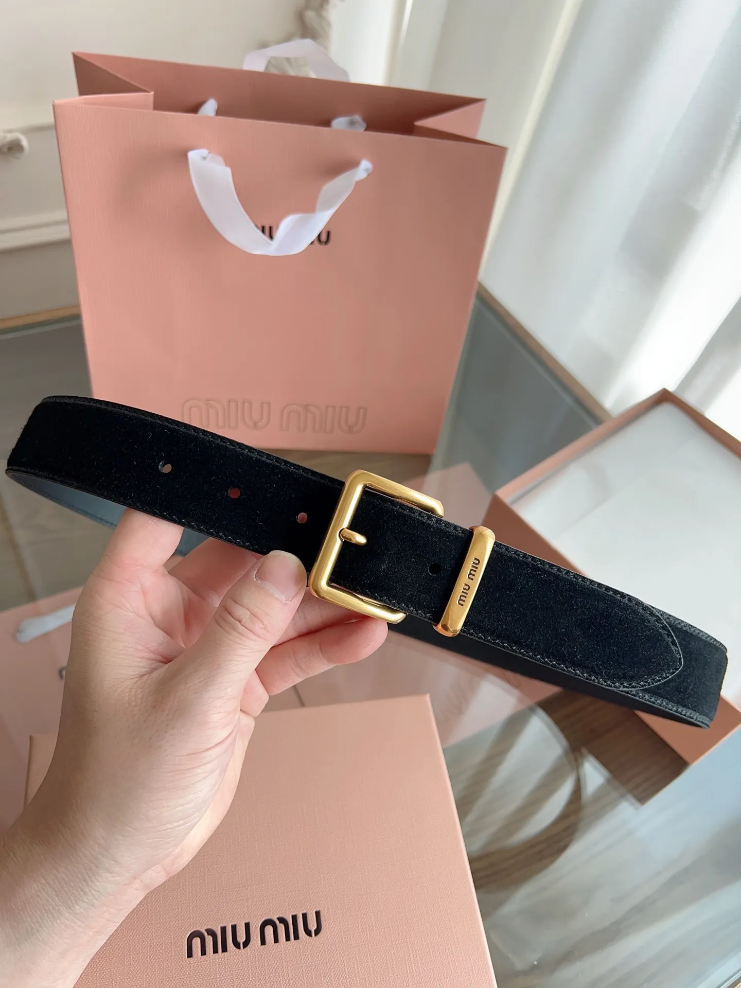 💰460💰Full package💰 💍Purchase level MiuMiu⚡️🌹Width 3.5cm No. 5CC536⚡️🌹Double-sided first-layer suede calfskin material, soft and comfortable leather⚡️🌹Original steel stamped logo on the back. Fine workmanship, with pure copper buckle (bronze, gold, silver)